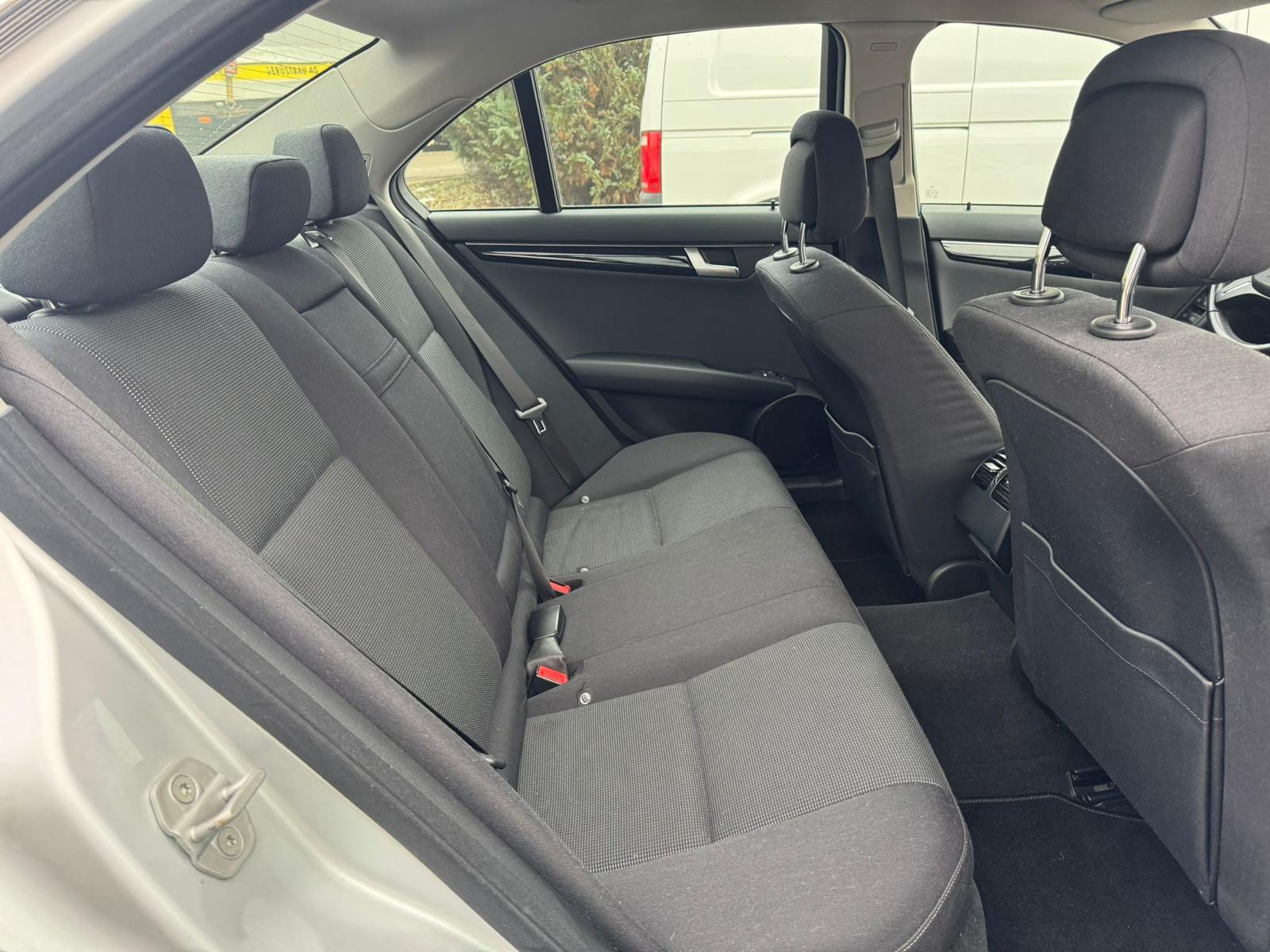 MERCEDES-BENZ C 200 CDI-image-12