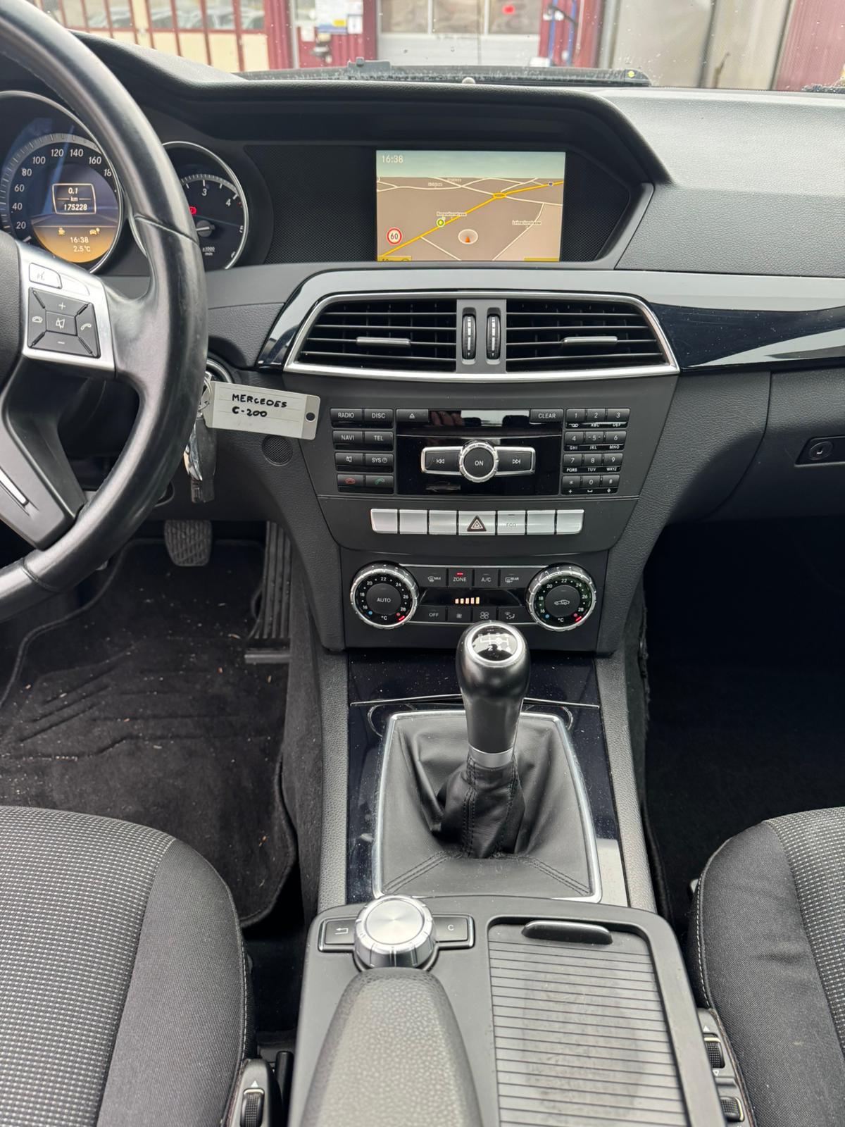 MERCEDES-BENZ C 200 CDI-image-15