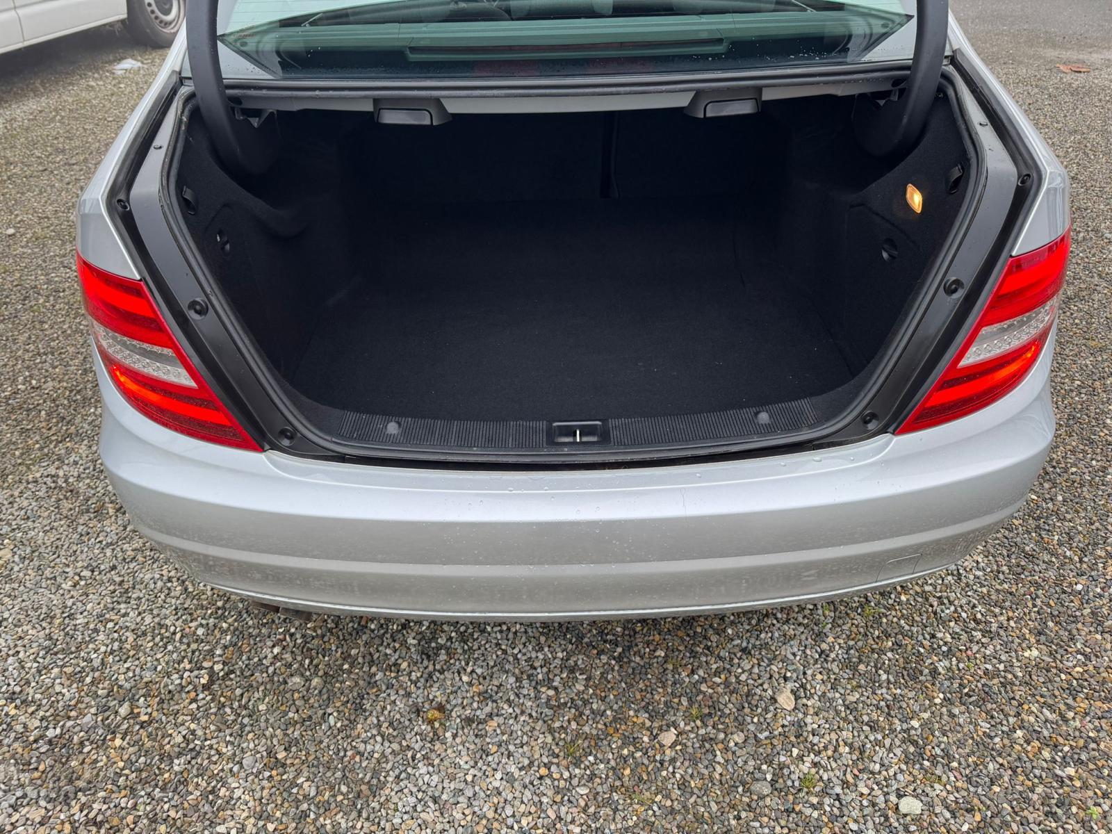 MERCEDES-BENZ C 200 CDI-image-8