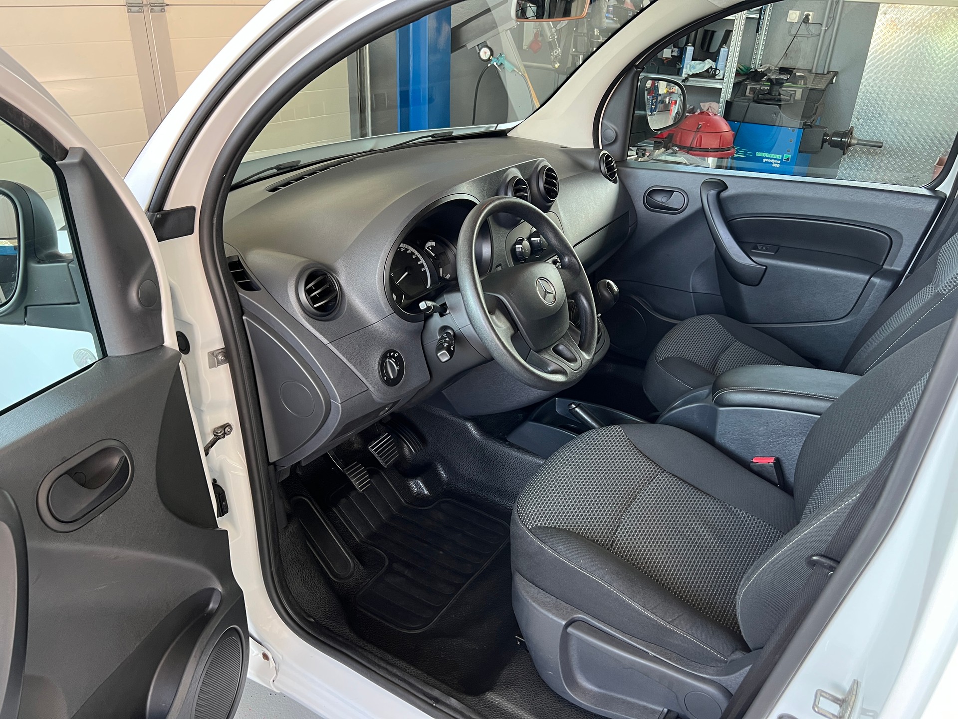 MERCEDES-BENZ Citan 111 CDI L Euro 6-image-4