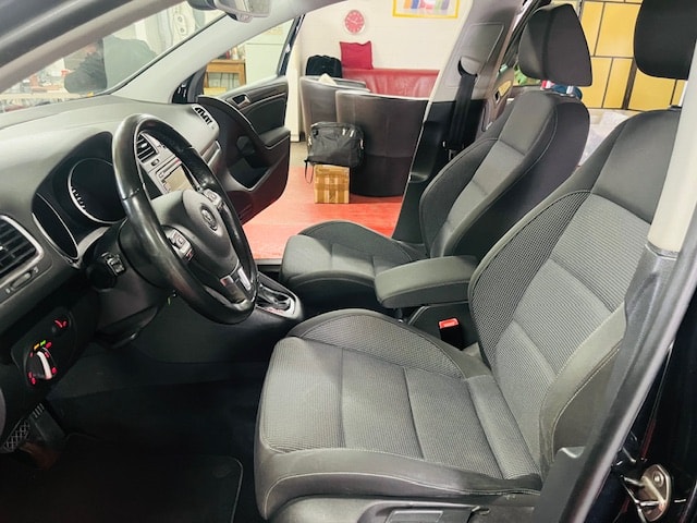 VW Golf 1.4 TSI Team DSG-image-11