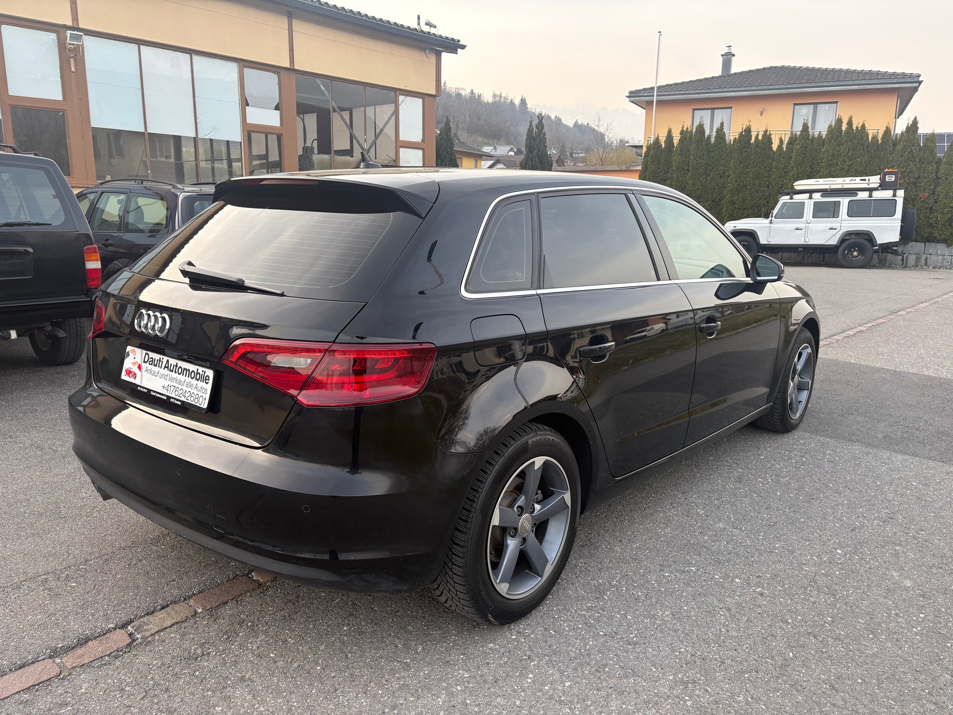AUDI A3 Sportback 1.4 TFSI Attraction S-tronic-image-3