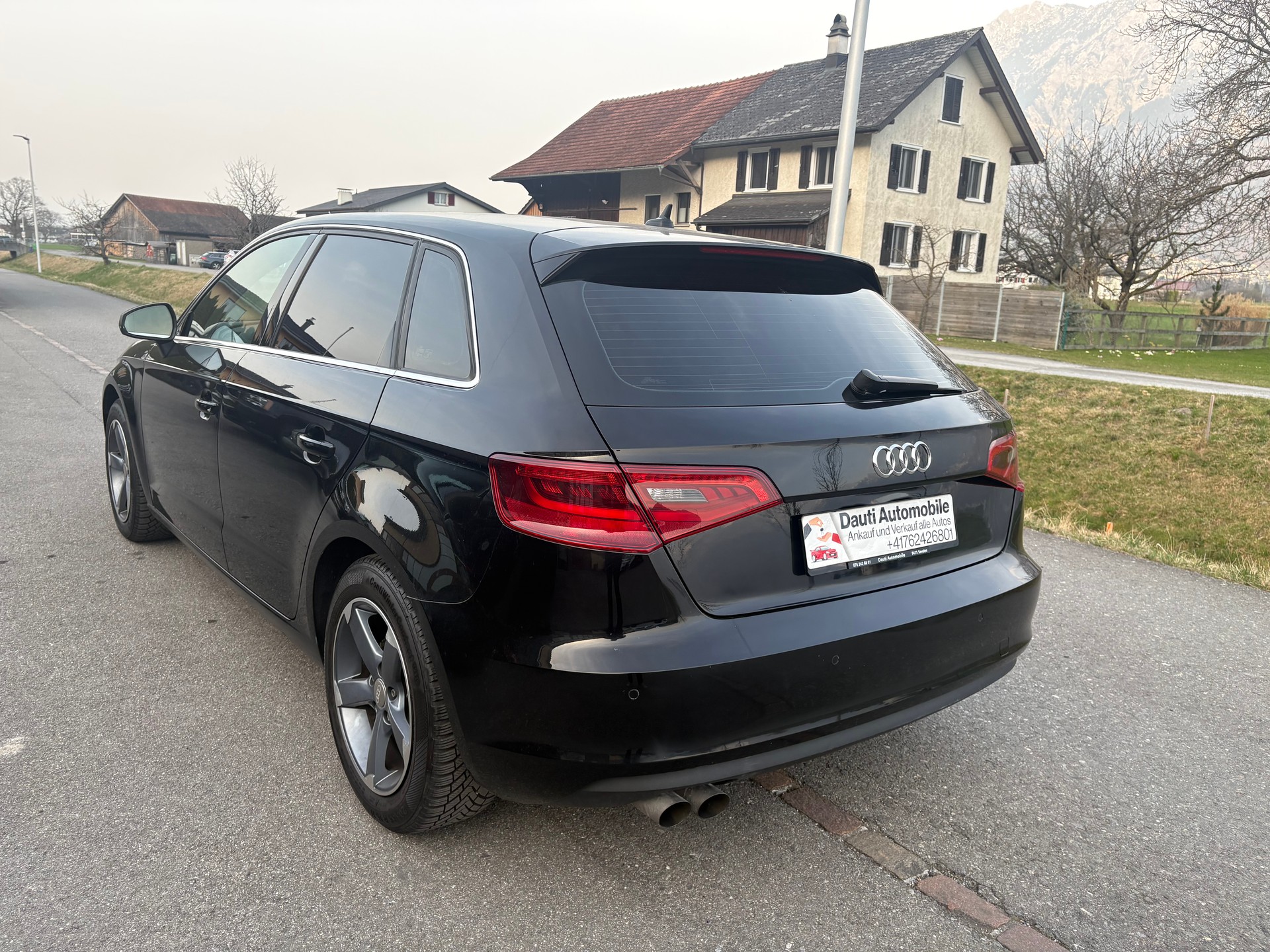 AUDI A3 Sportback 1.4 TFSI Attraction S-tronic-image-5