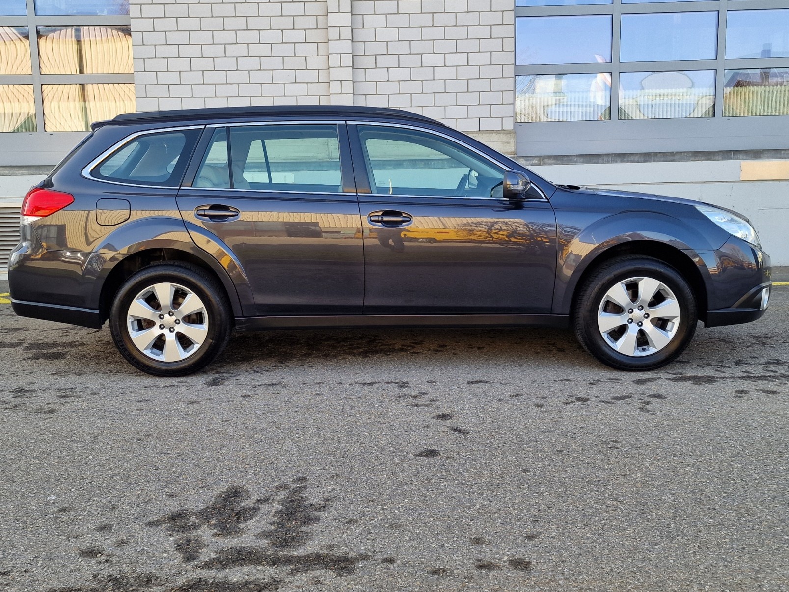 SUBARU Outback 2.5i Limited AWD Lineartronic-image-3