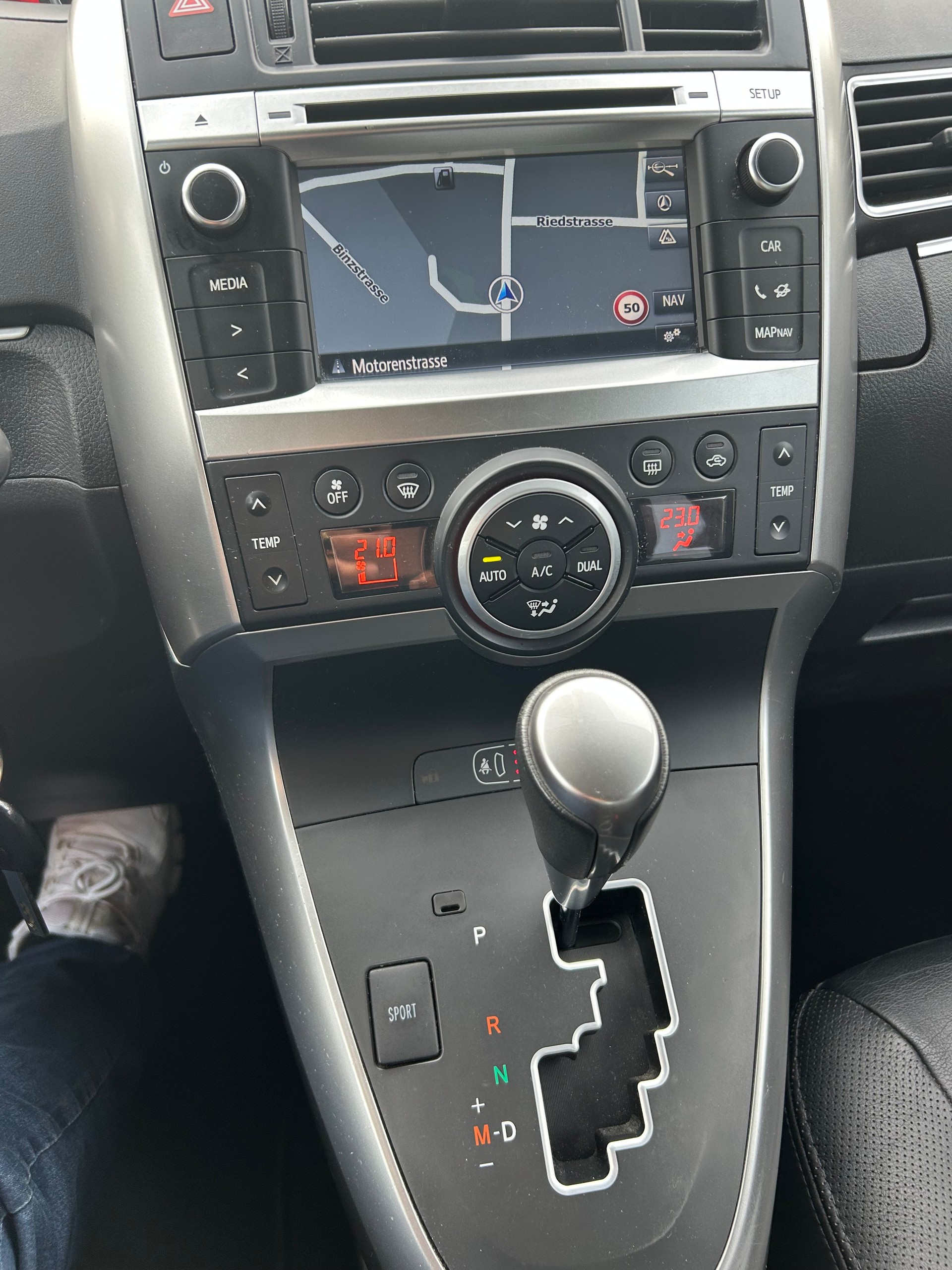 TOYOTA Verso 1.8 Swiss Trend Multidrive S-image-1