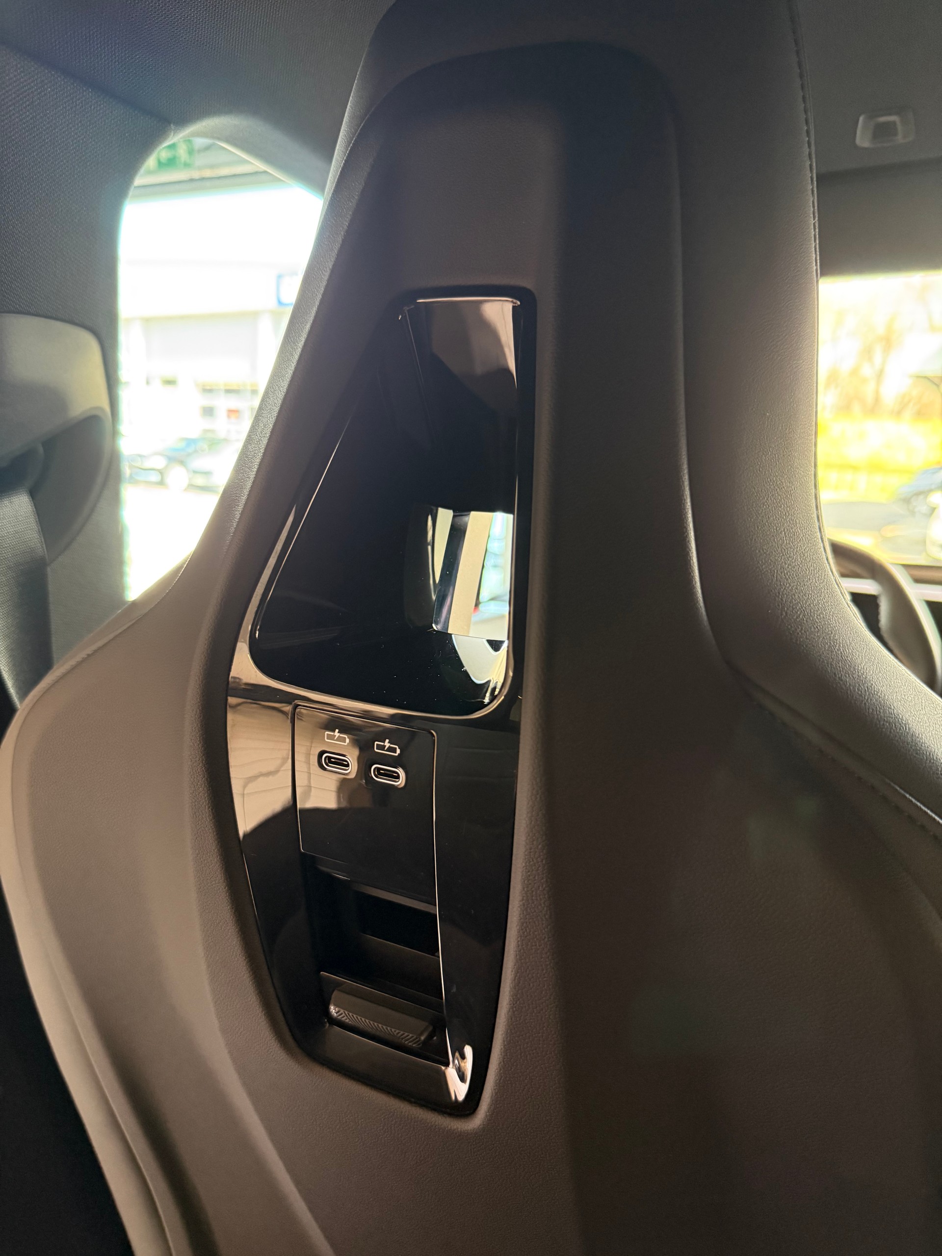 BMW iX xDrive40 Launch Edition | SOH 99.98%-image-21