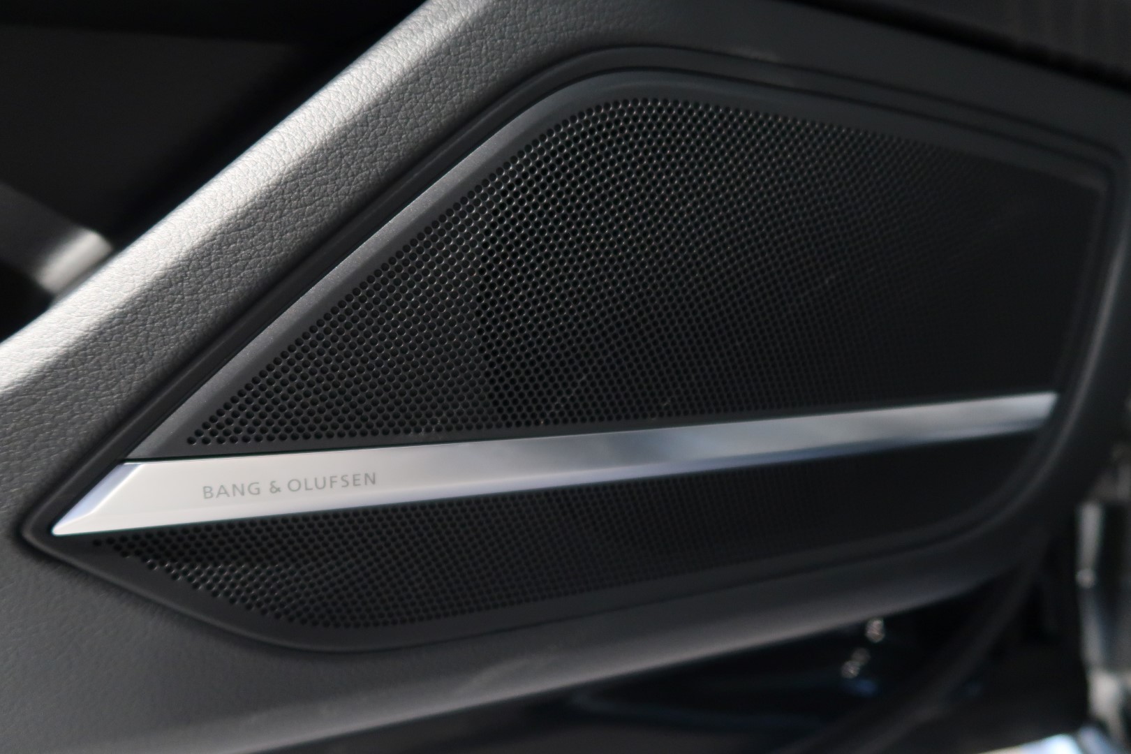 AUDI A8 50 TDI quattro tiptronic-image-11