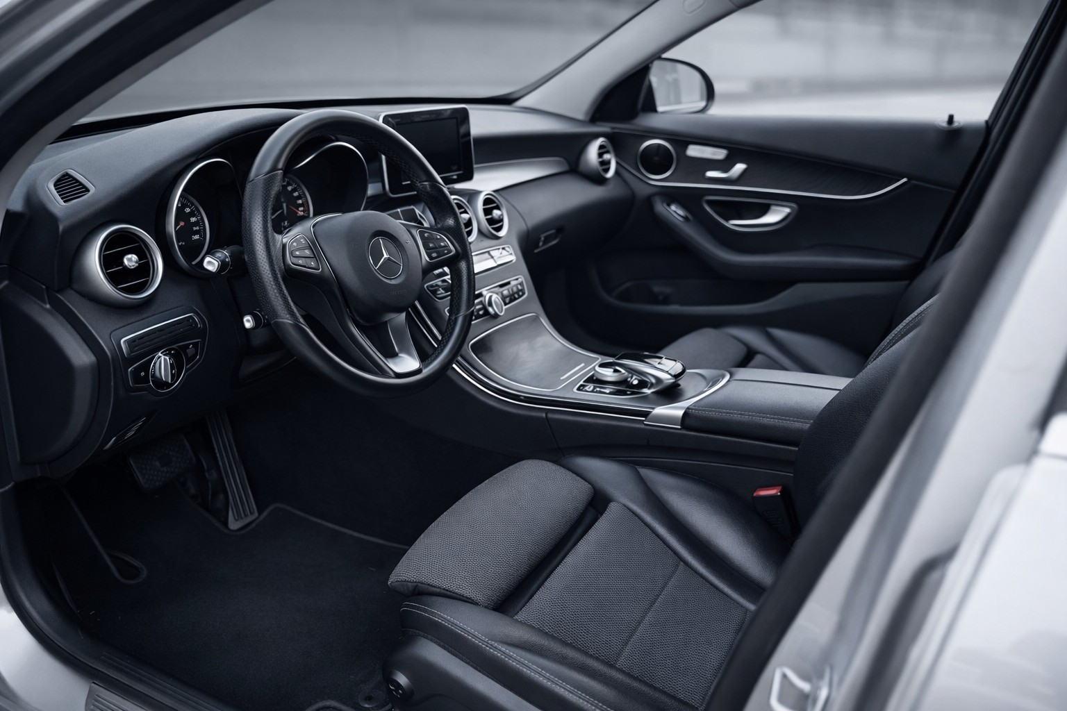 MERCEDES-BENZ C 220 d Avantgarde 4Matic 7G-Tronic-image-4