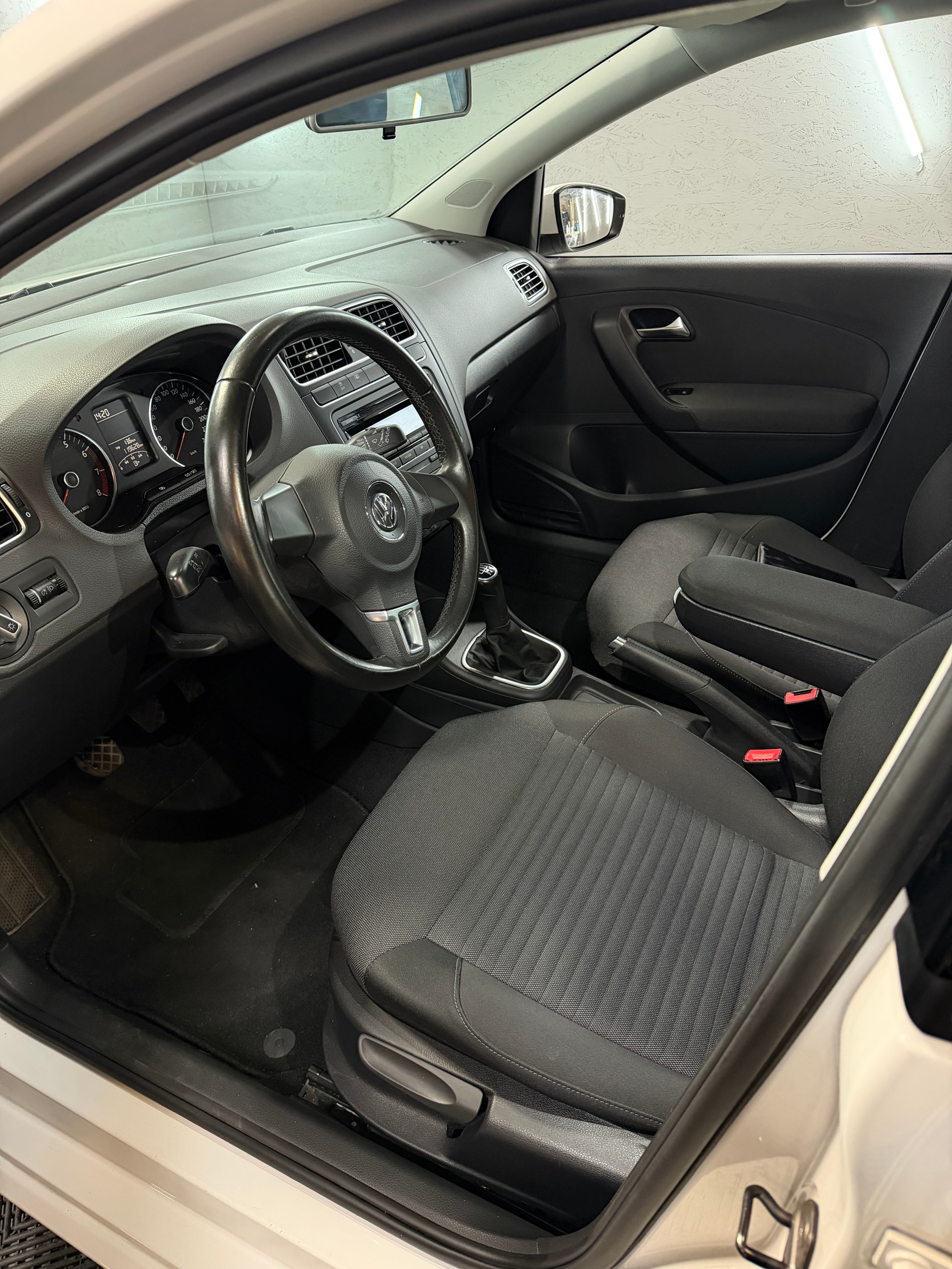 VW Polo 1.2-image-12