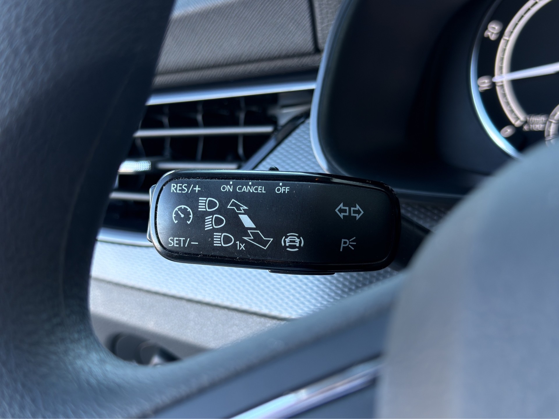 SKODA Kamiq 1.0 TSI Ambition DSG-image-16