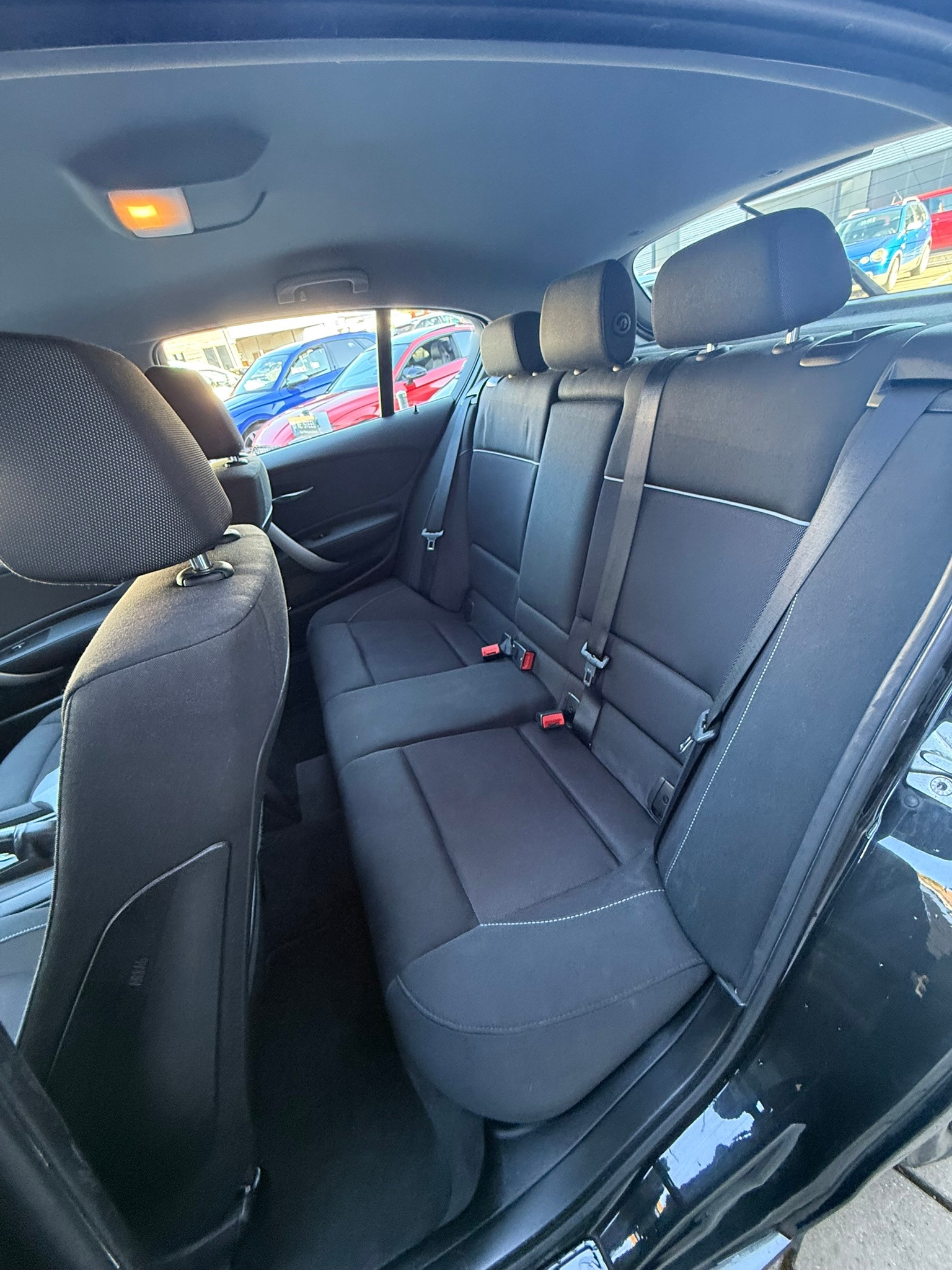 BMW 120i-image-11