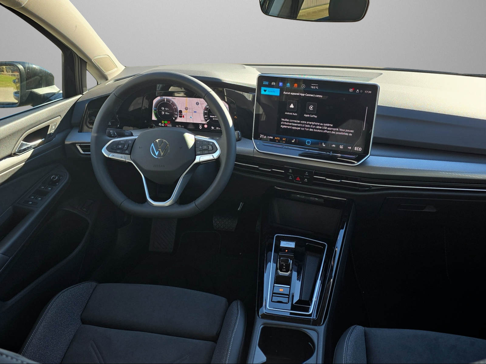 VW Golf 1.5 TSI PHEV Style-image-9