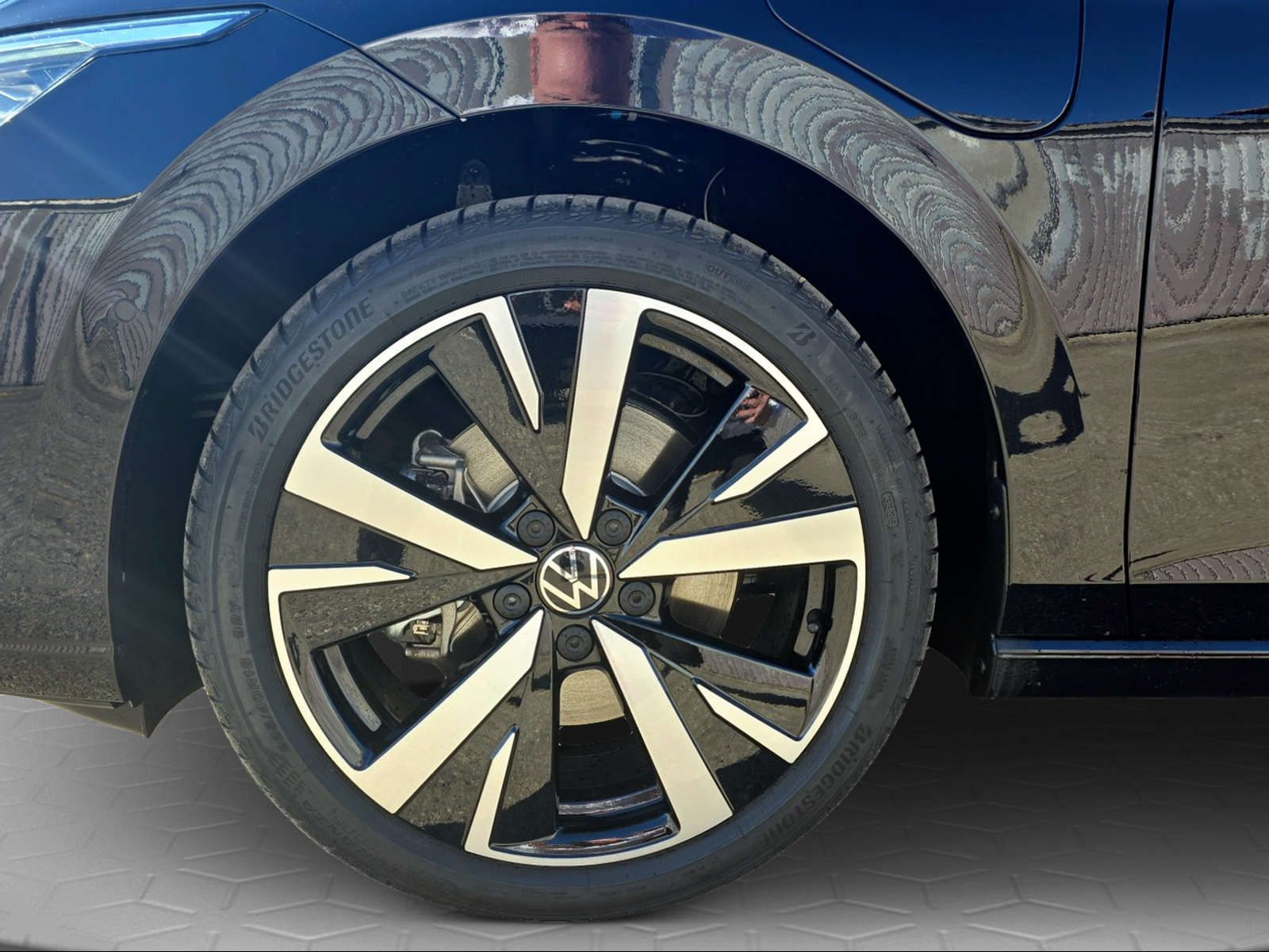 VW Golf 1.5 TSI PHEV Style-image-5