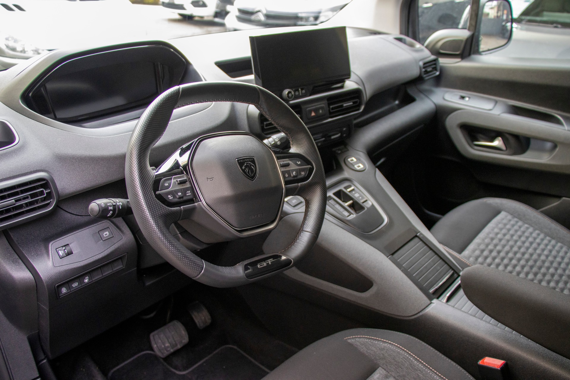 PEUGEOT Rifter Long 1.5 BlueHDi GT EAT8-image-7