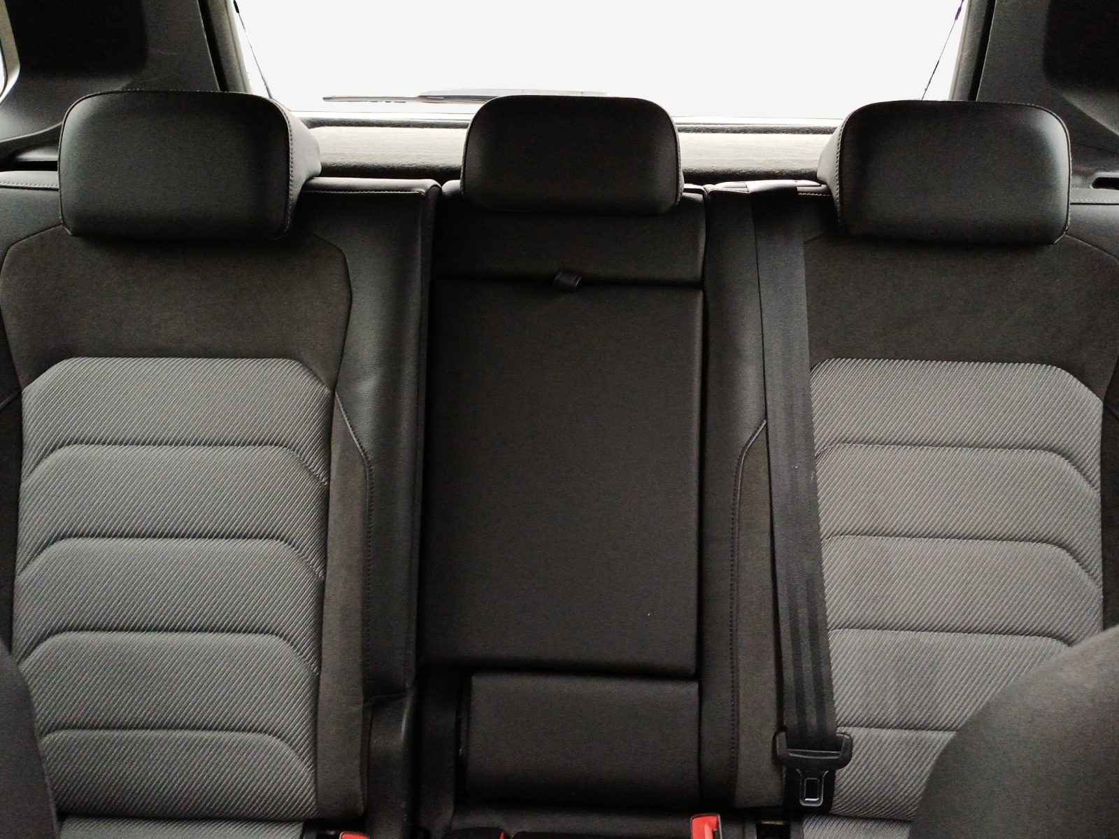 VW Tiguan 2.0 TDI SCR Highline 4Motion DSG-image-11