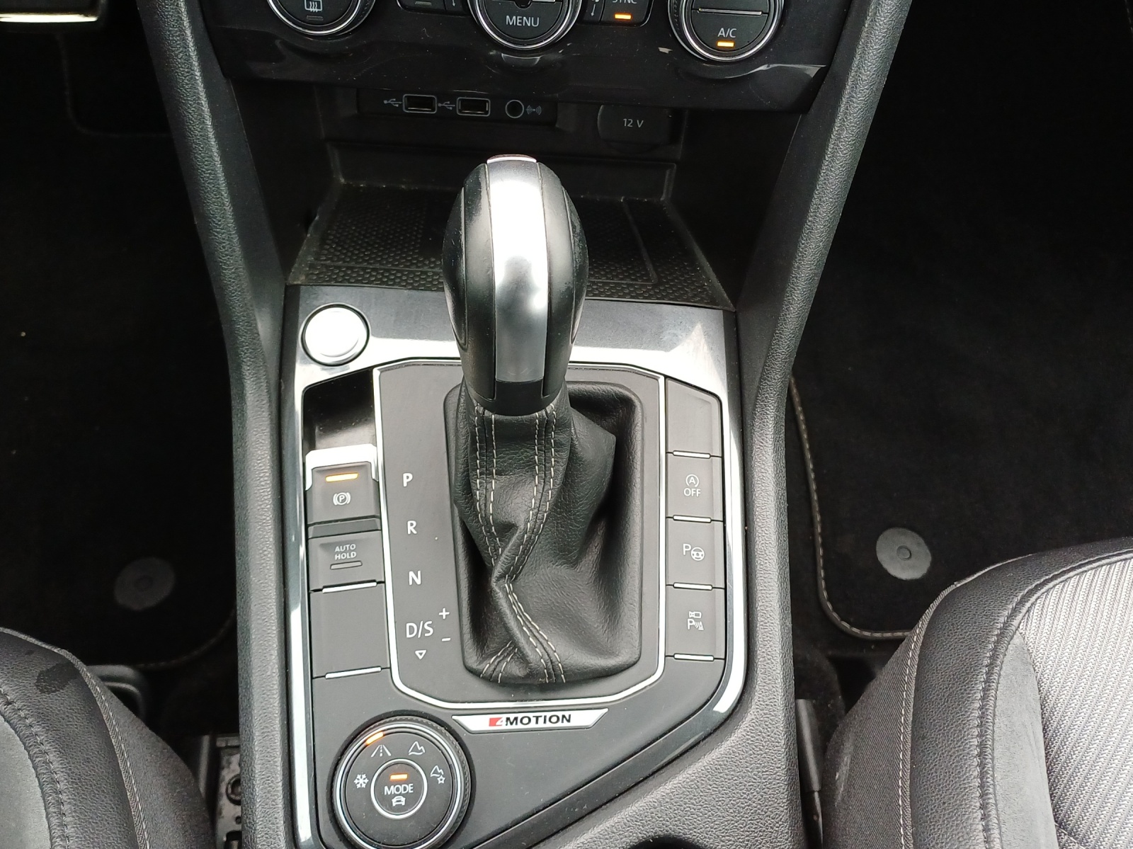 VW Tiguan 2.0 TDI SCR Highline 4Motion DSG-image-15