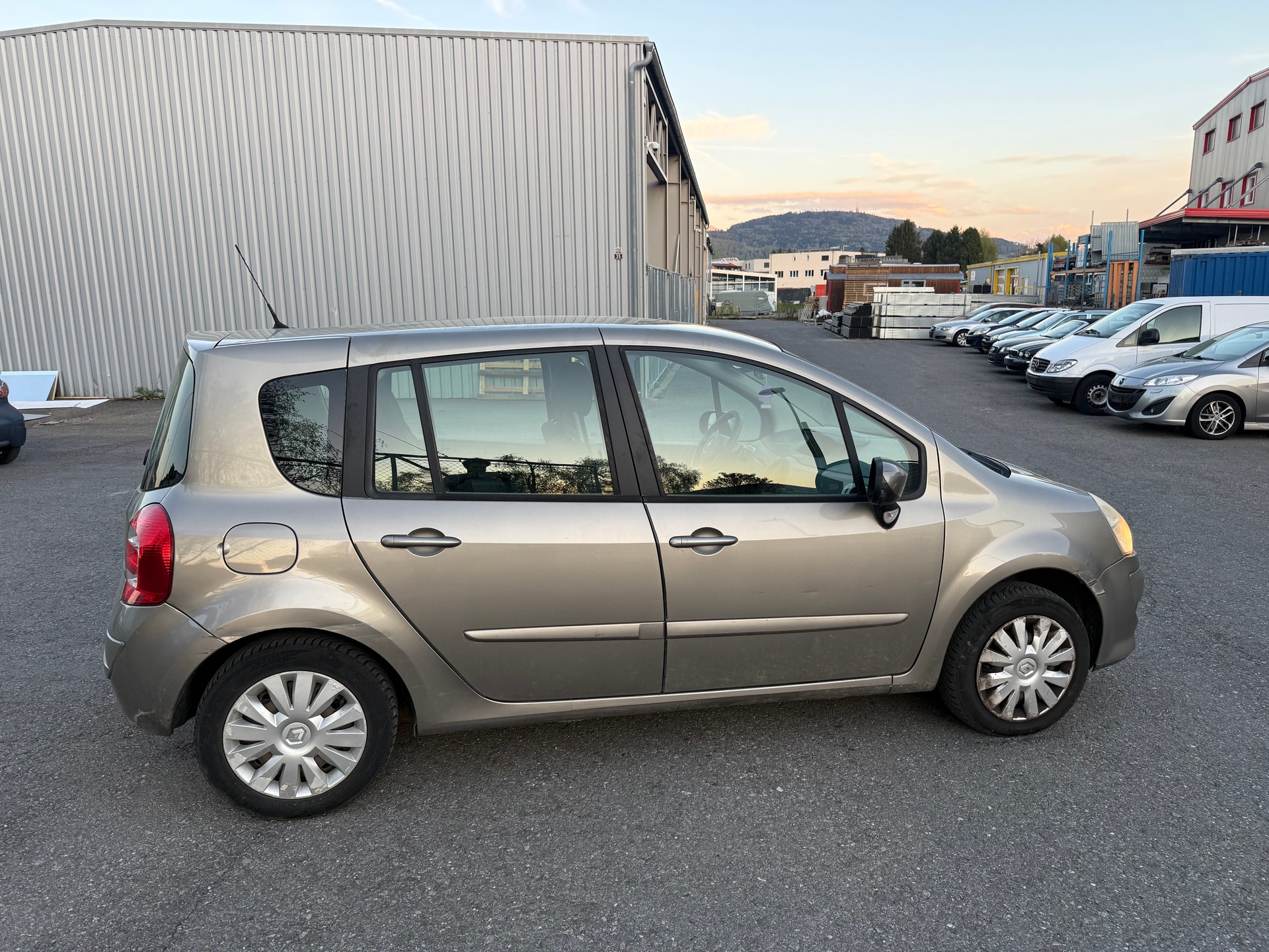 RENAULT Modus 1.2 16V T Yahoo-image-4