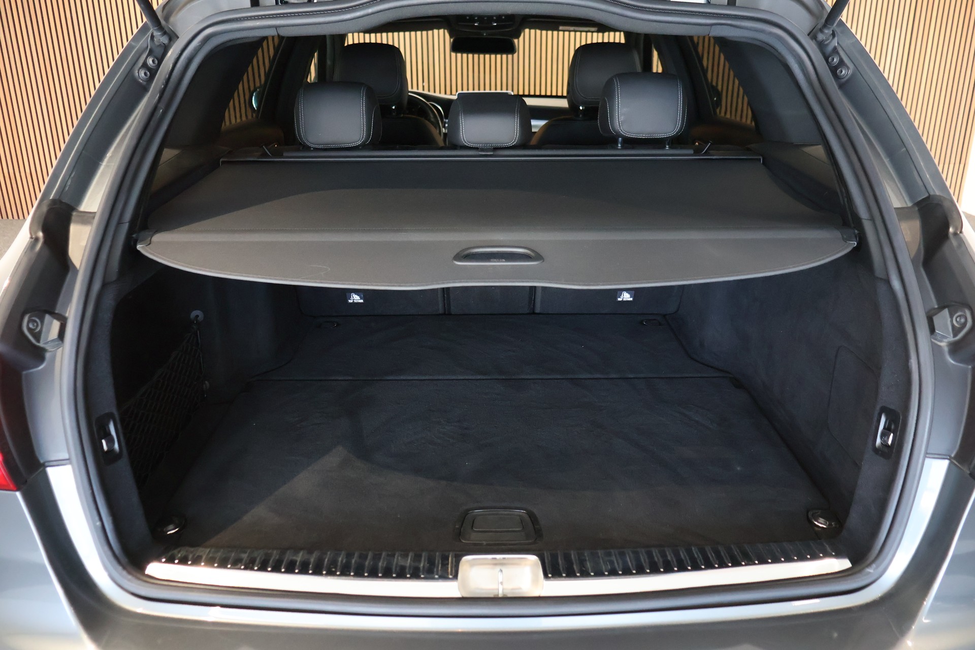 MERCEDES-BENZ C 250 d AMG Line 4Matic 9G-Tronic-image-12