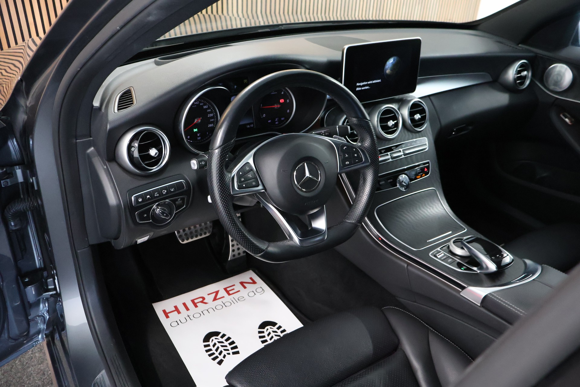 MERCEDES-BENZ C 250 d AMG Line 4Matic 9G-Tronic-image-9