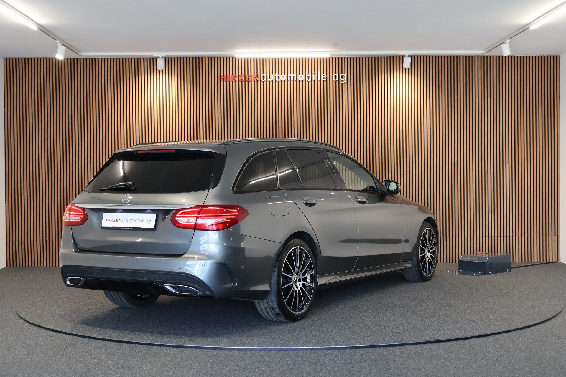 MERCEDES-BENZ C 250 d AMG Line 4Matic 9G-Tronic-image-4