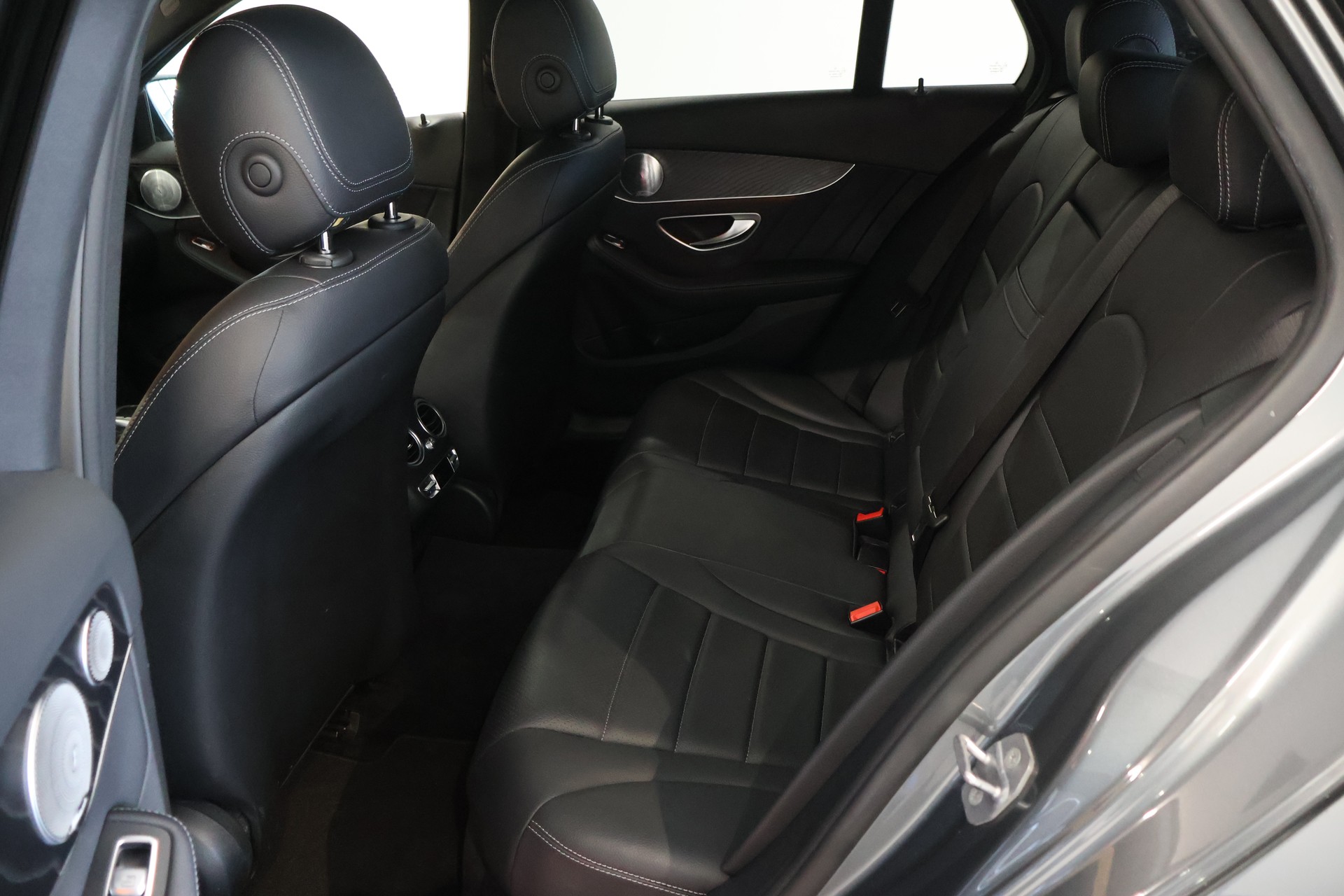 MERCEDES-BENZ C 250 d AMG Line 4Matic 9G-Tronic-image-11