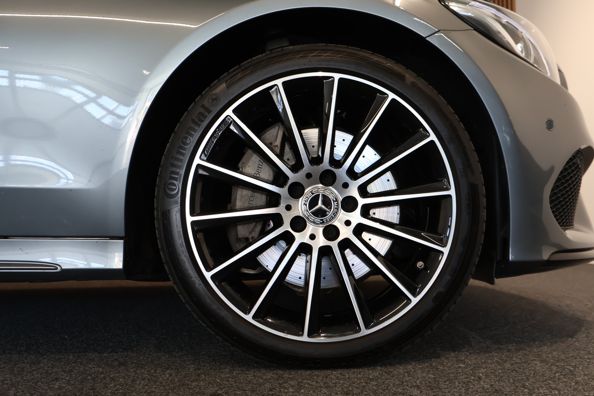 MERCEDES-BENZ C 250 d AMG Line 4Matic 9G-Tronic-image-27