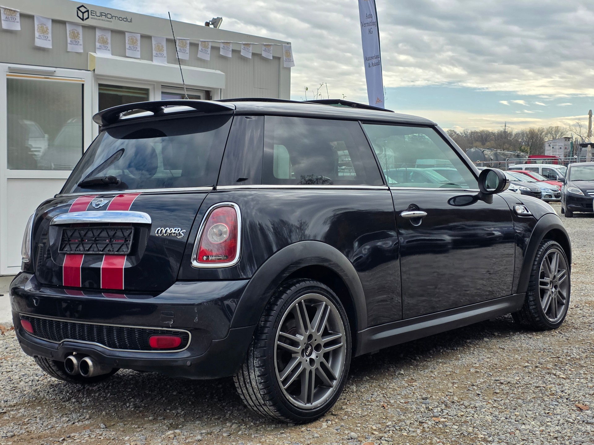 MINI Cooper S Frisch ab MFK / Frisch ab Service / Garantie / Lieferung Inklsuive-image-4