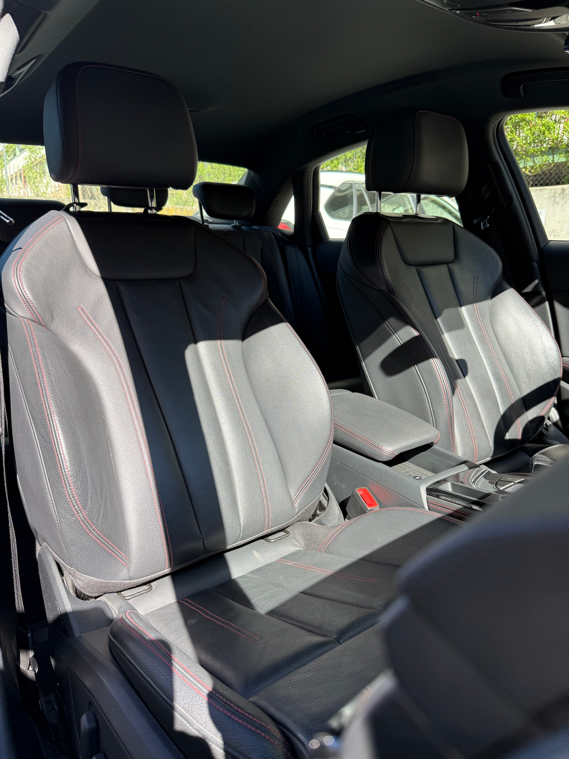 AUDI A4 Limousine 2.0 TFSI Sport quattro S-tronic-image-8