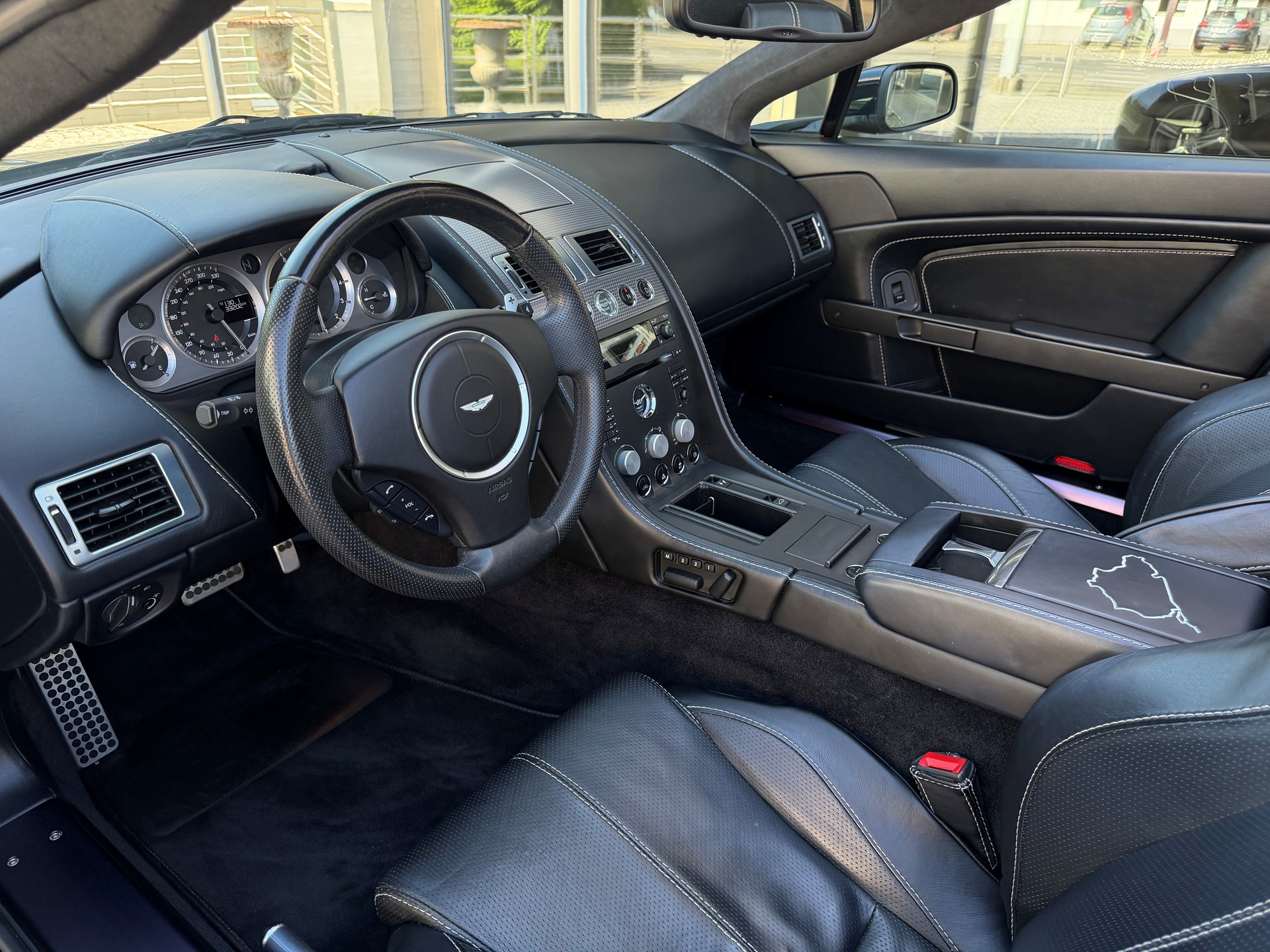 ASTON MARTIN V8 Vantage 4.3 N400-image-7