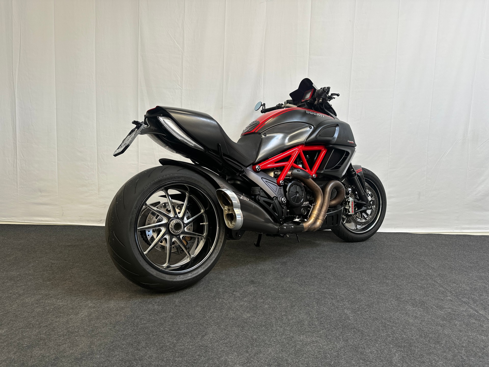 DUCATI Diavel 1200 Carbon-image-5