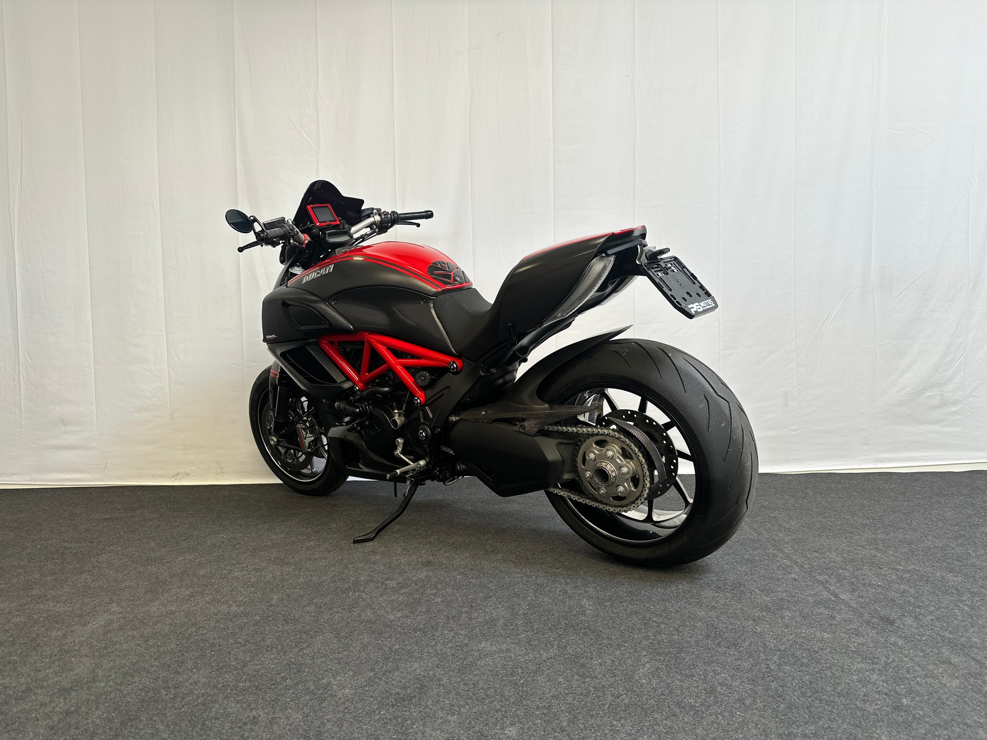 DUCATI Diavel 1200 Carbon-image-4