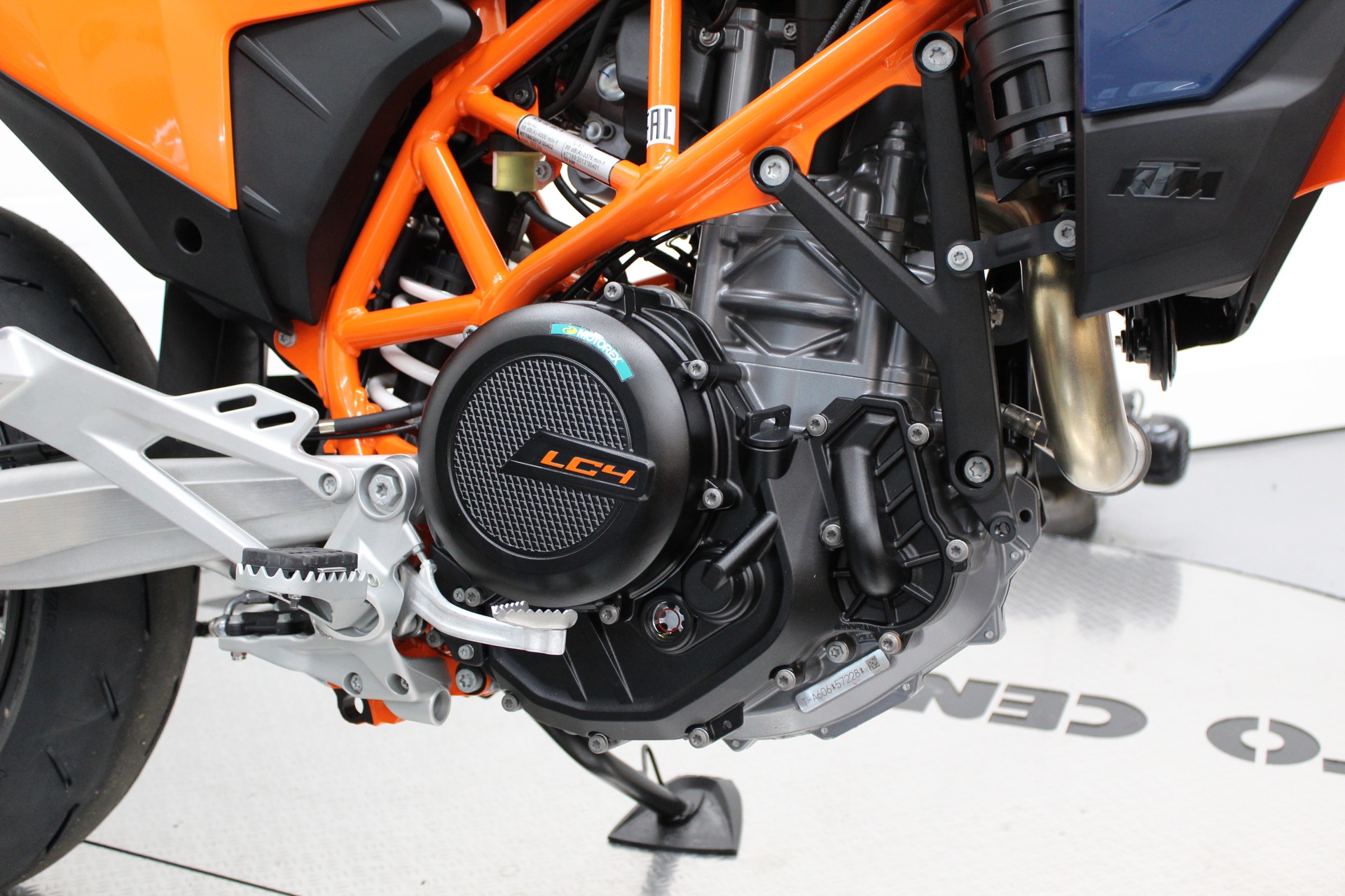 KTM 690 SMC R-image-8