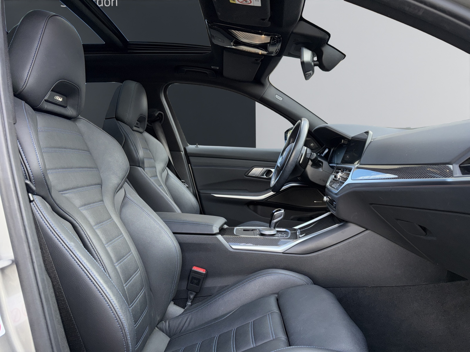 BMW M340i xDrive Touring-image-13