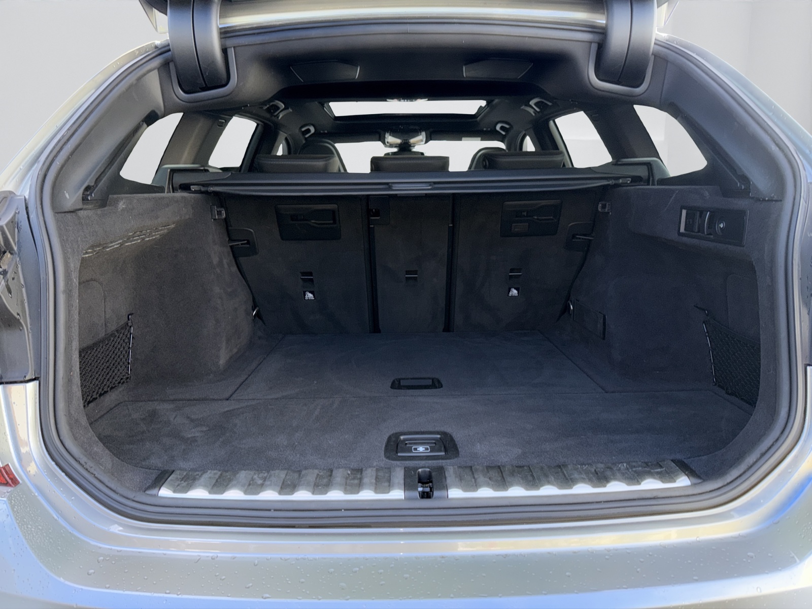 BMW M340i xDrive Touring-image-12