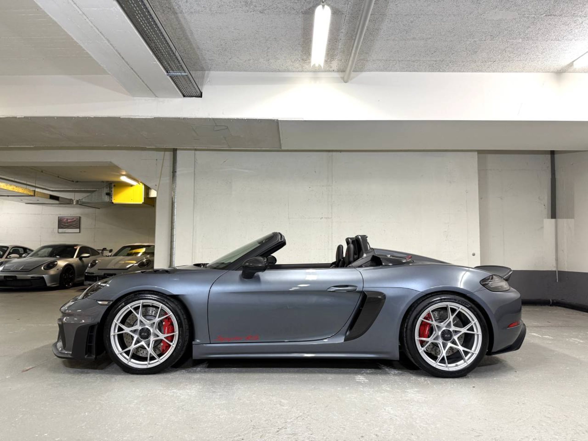 PORSCHE 718 Spyder RS-image-2