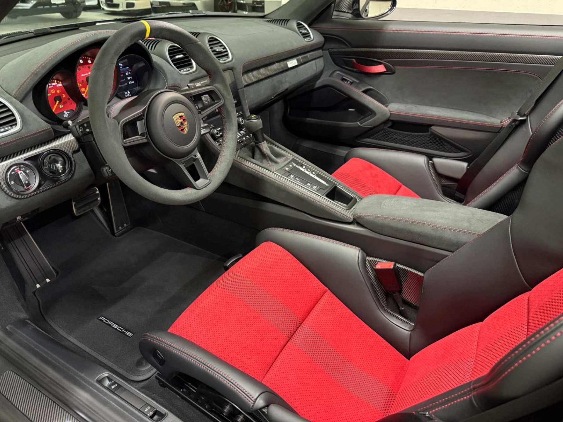 PORSCHE 718 Spyder RS-image-3