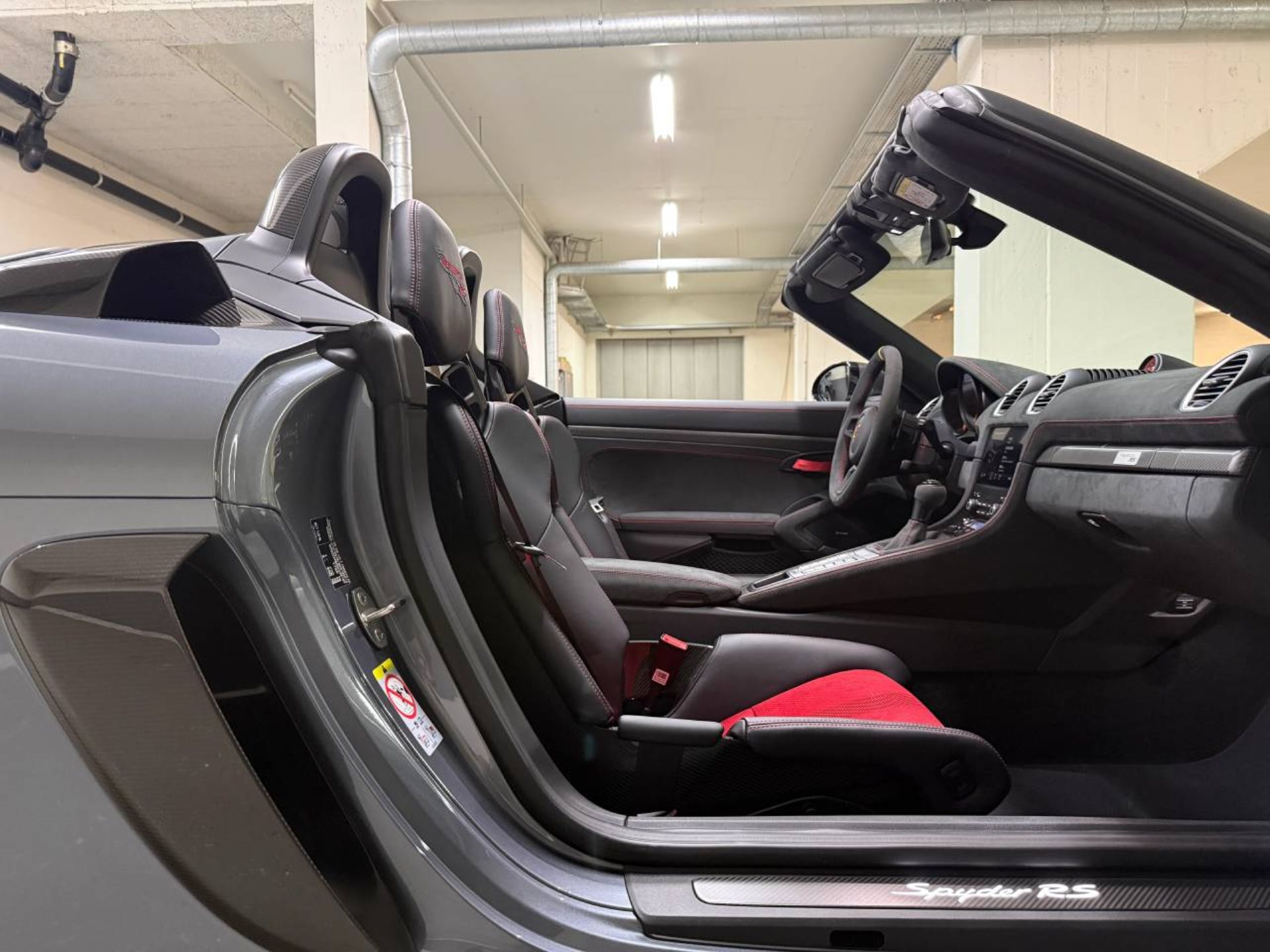 PORSCHE 718 Spyder RS-image-18