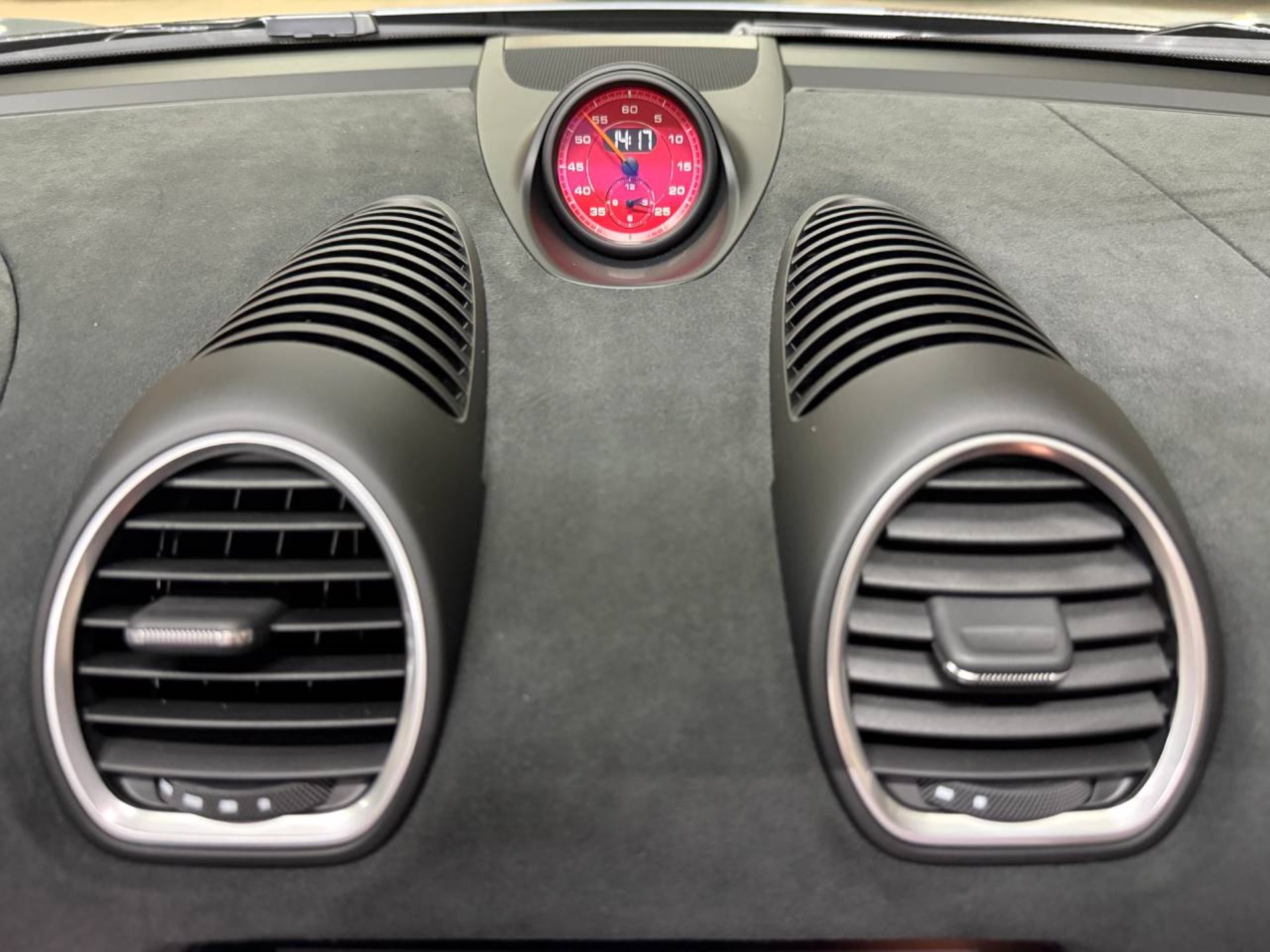 PORSCHE 718 Spyder RS-image-24