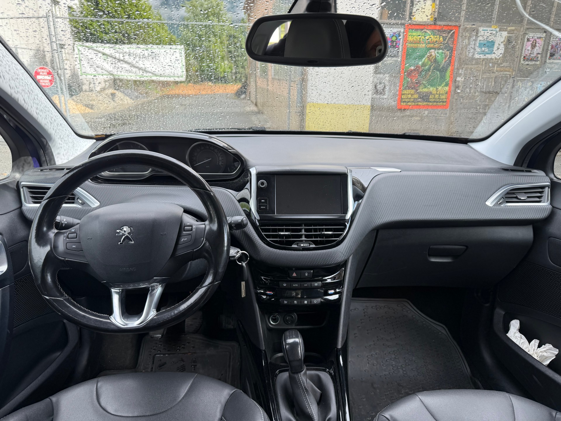 PEUGEOT 2008 1.2 PureTech Active-image-9