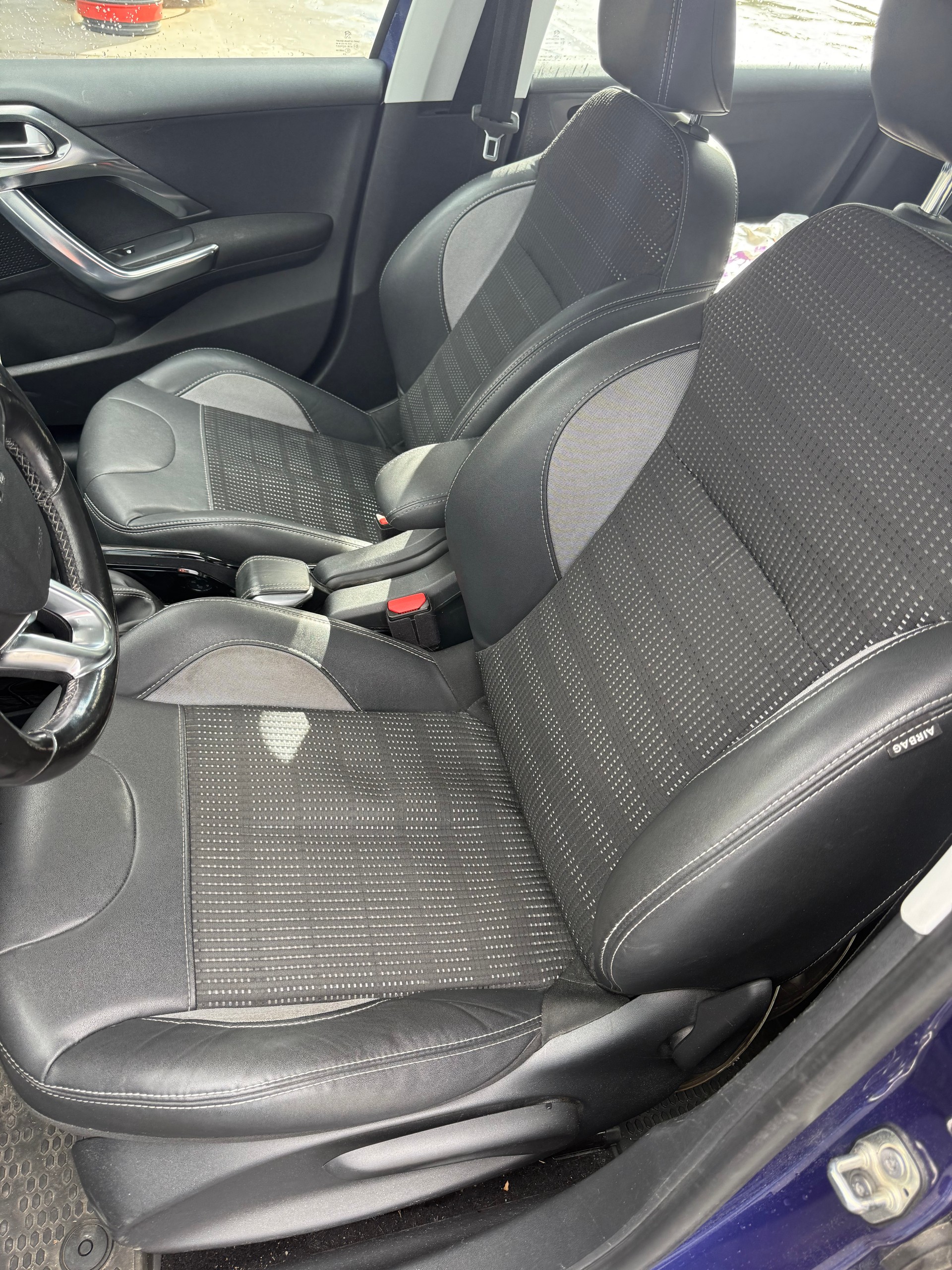 PEUGEOT 2008 1.2 PureTech Active-image-13
