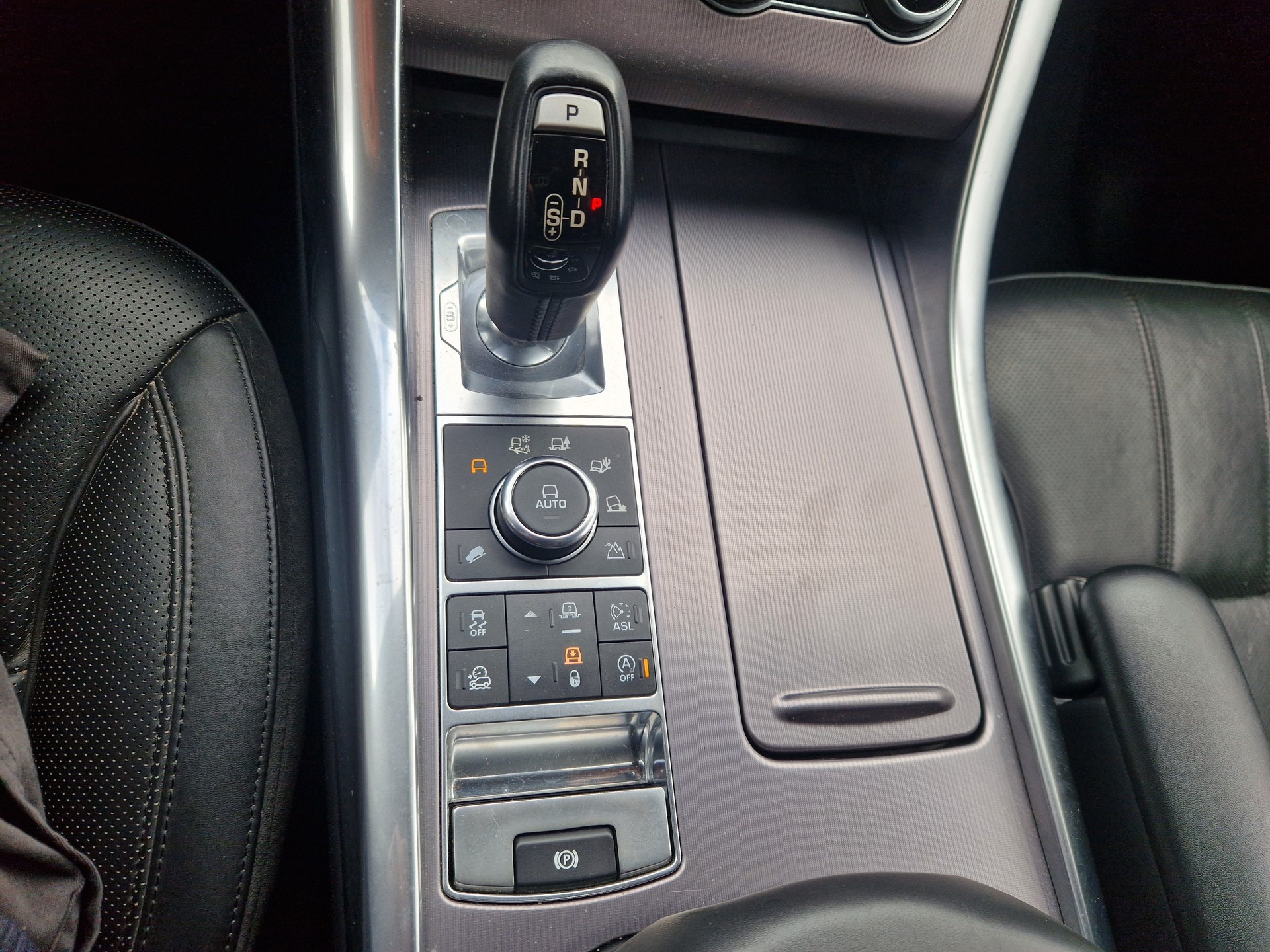 LAND ROVER Range Rover Sport 3.0 SDV6 HSE Automatic-image-8
