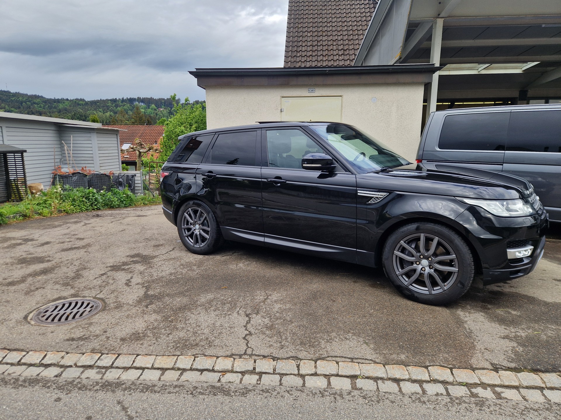 LAND ROVER Range Rover Sport 3.0 SDV6 HSE Automatic-image-1