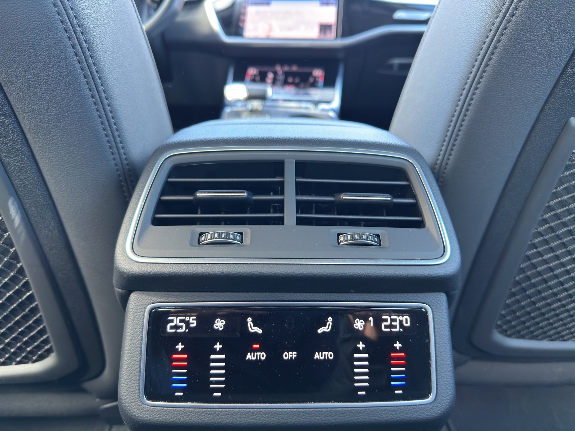 AUDI A6 Limousine 40 TDI Design S-tronic-image-16