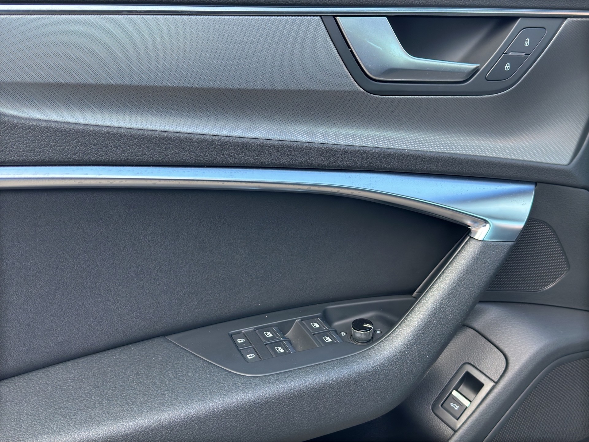 AUDI A6 Limousine 40 TDI Design S-tronic-image-8