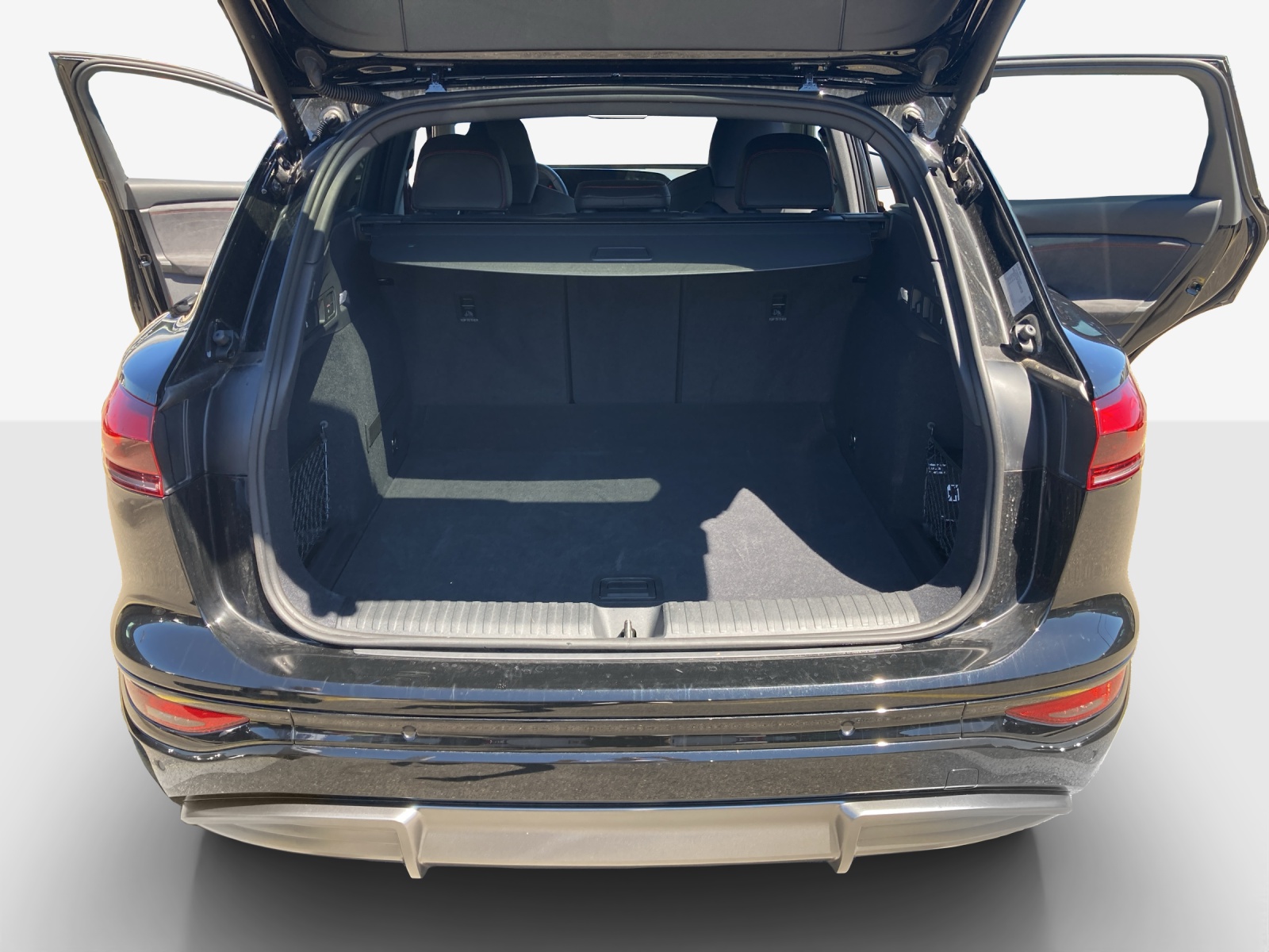 AUDI Q6 e-tron quattro-image-12