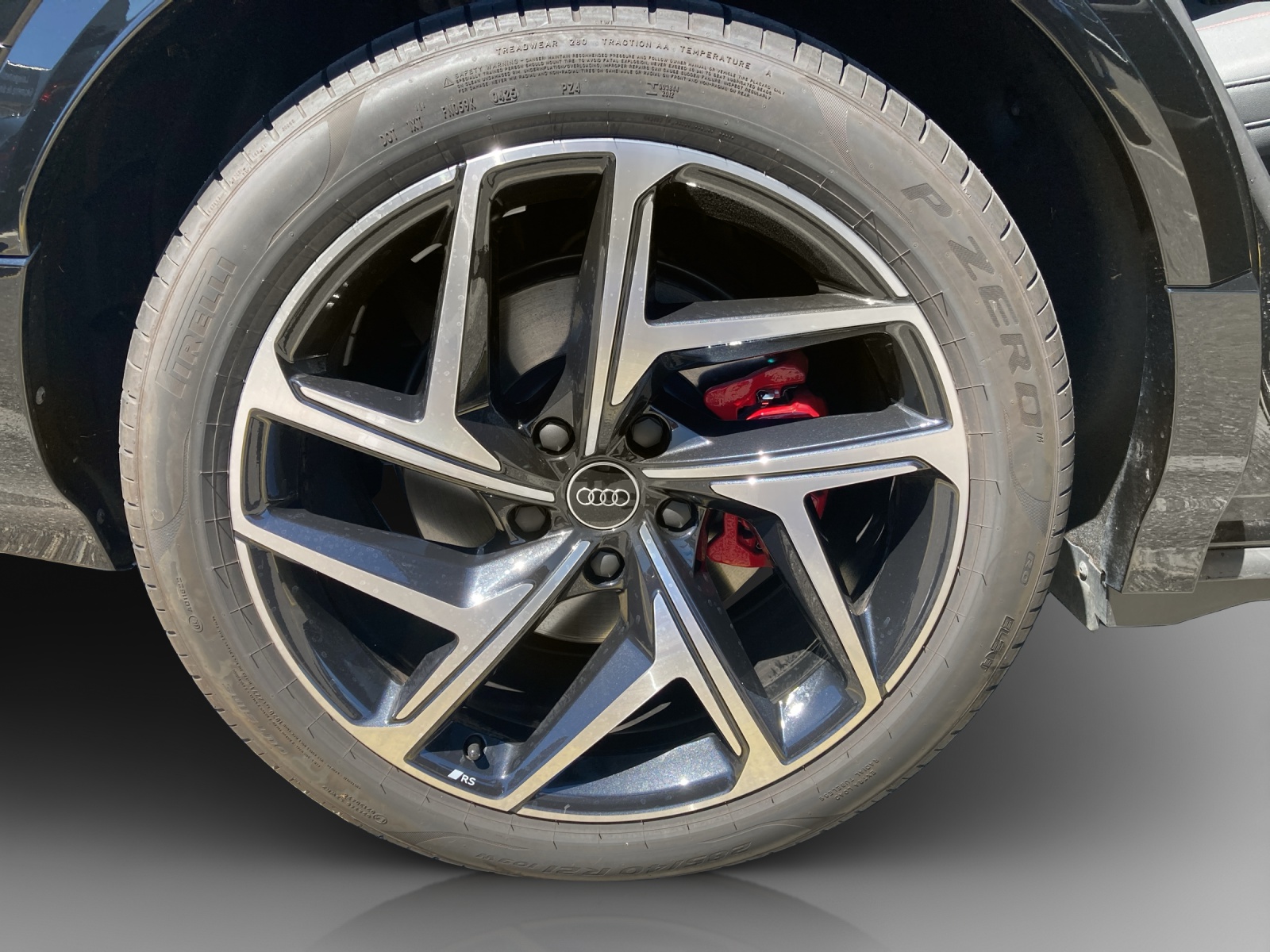 AUDI Q6 e-tron quattro-image-13