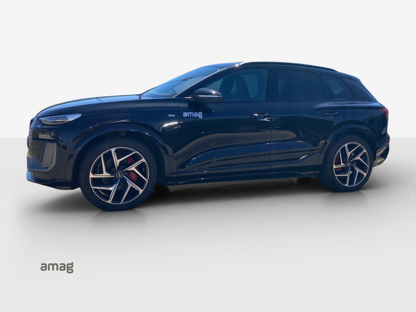 AUDI Q6 e-tron quattro-image-1