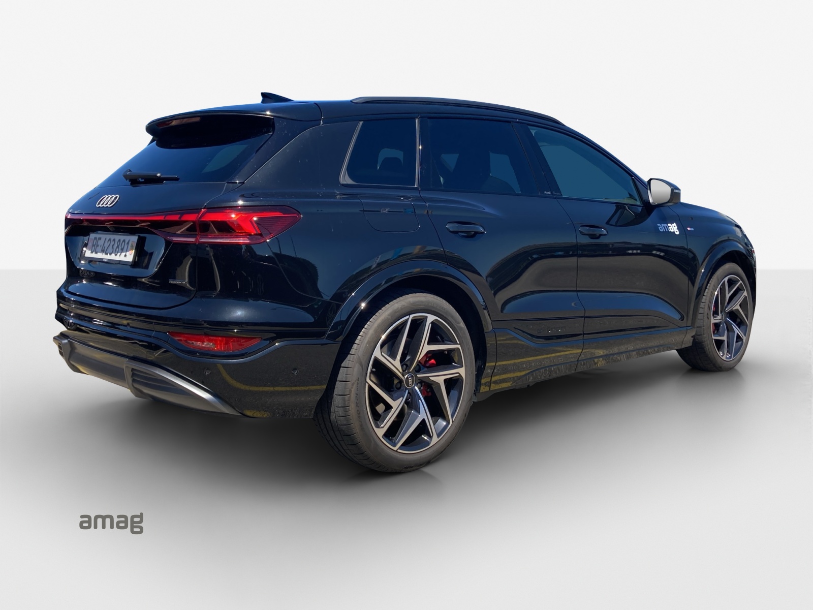 AUDI Q6 e-tron quattro-image-4