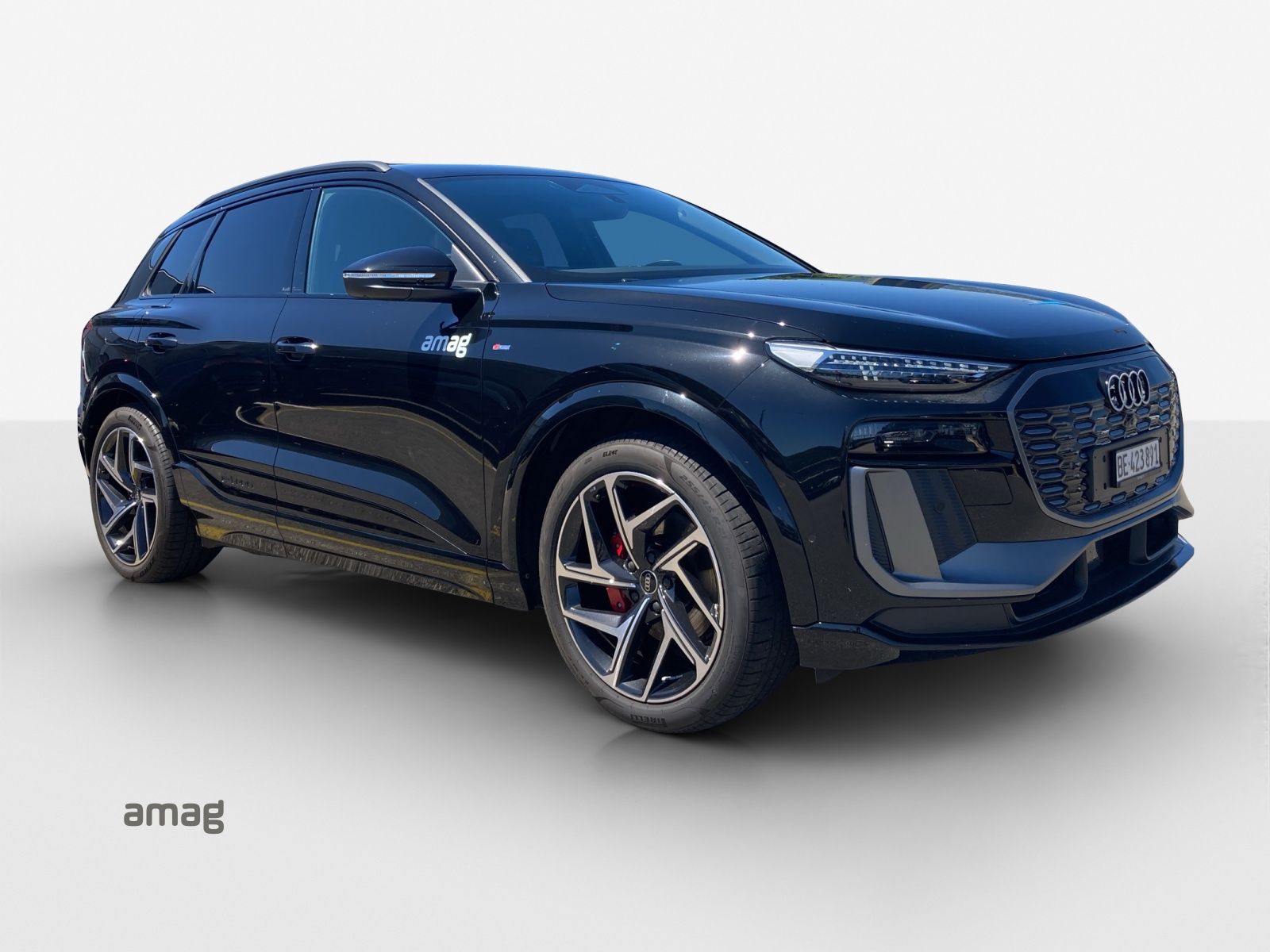 AUDI Q6 e-tron quattro-image-5