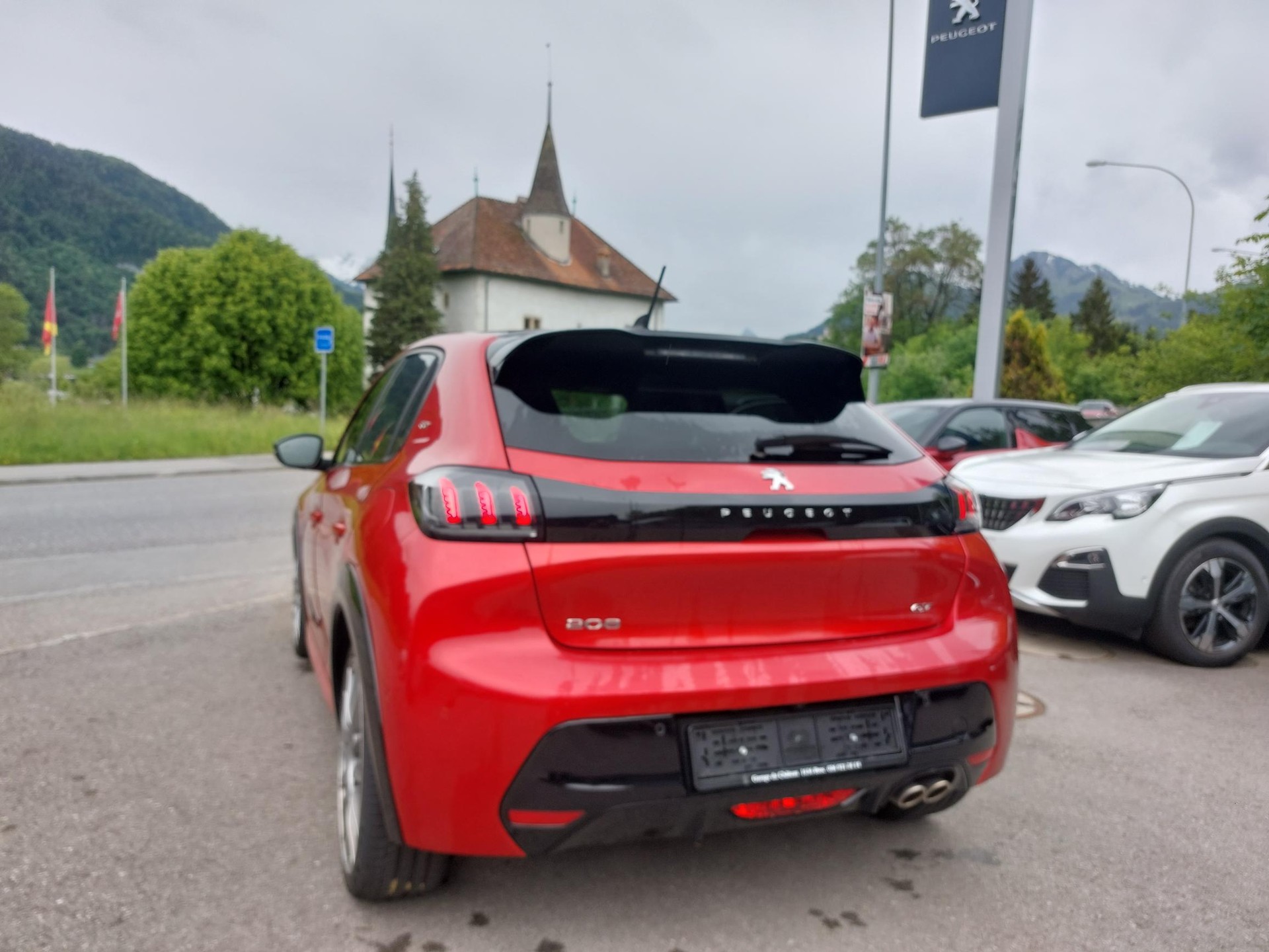 PEUGEOT 208 1.2 PureTech GT EAT8-image-2